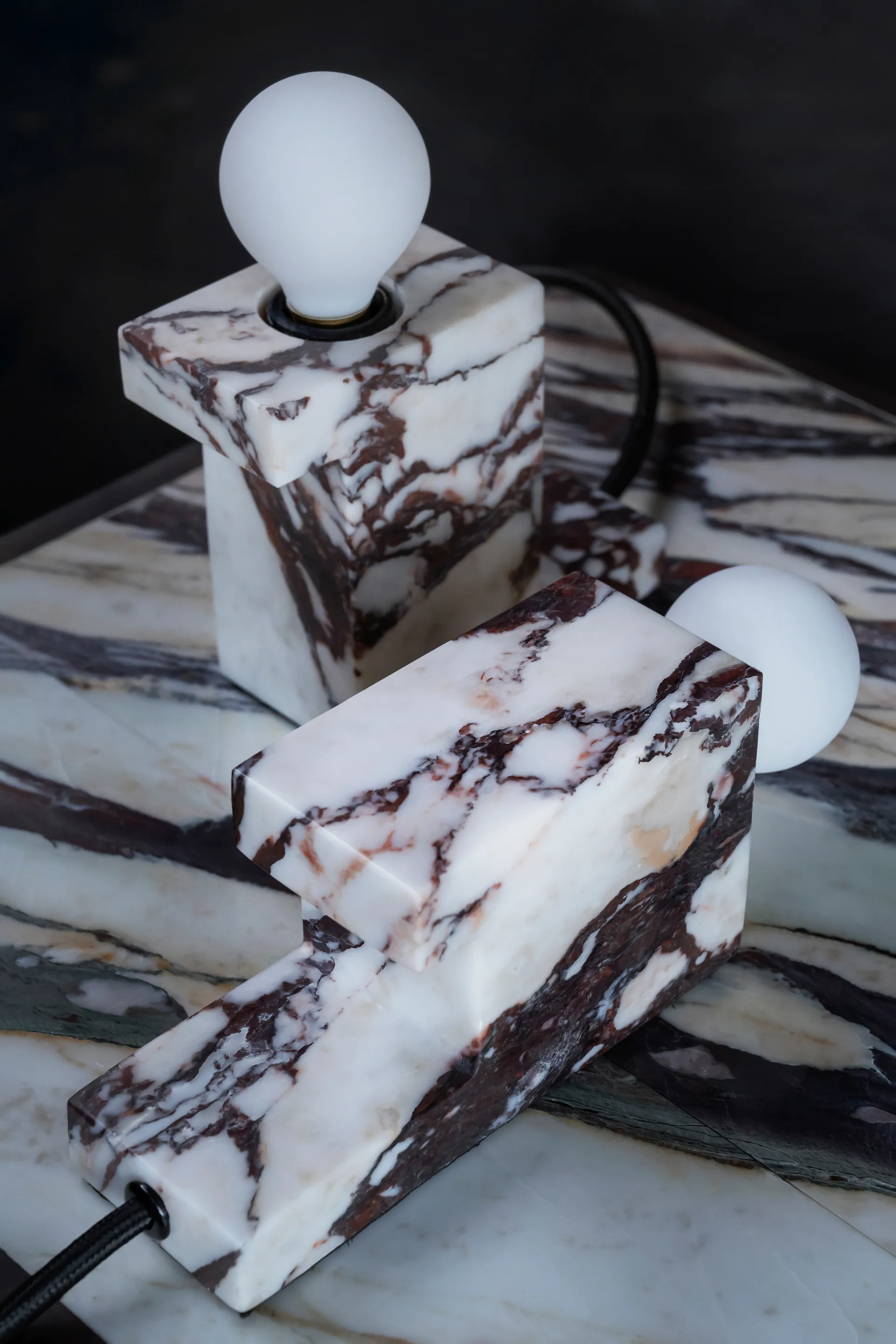 Brick low 灯 8x14 cm, Calacatta 101 Copenhagen