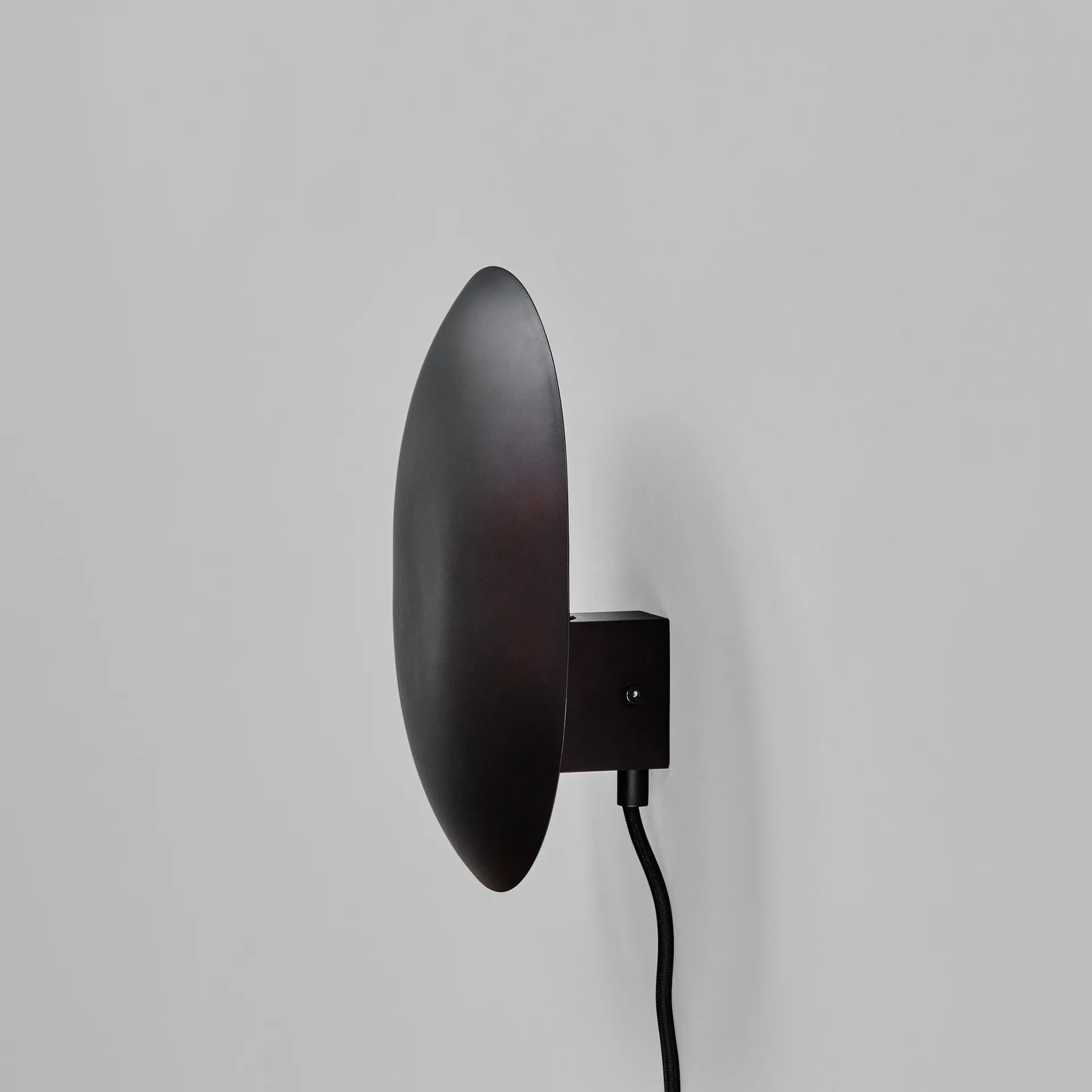 Clam壁灯26cm, 焦黑色 101 Copenhagen