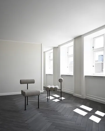 Hiro dining 椅子 - 黑色 frame-沙色 - 101 Copenhagen