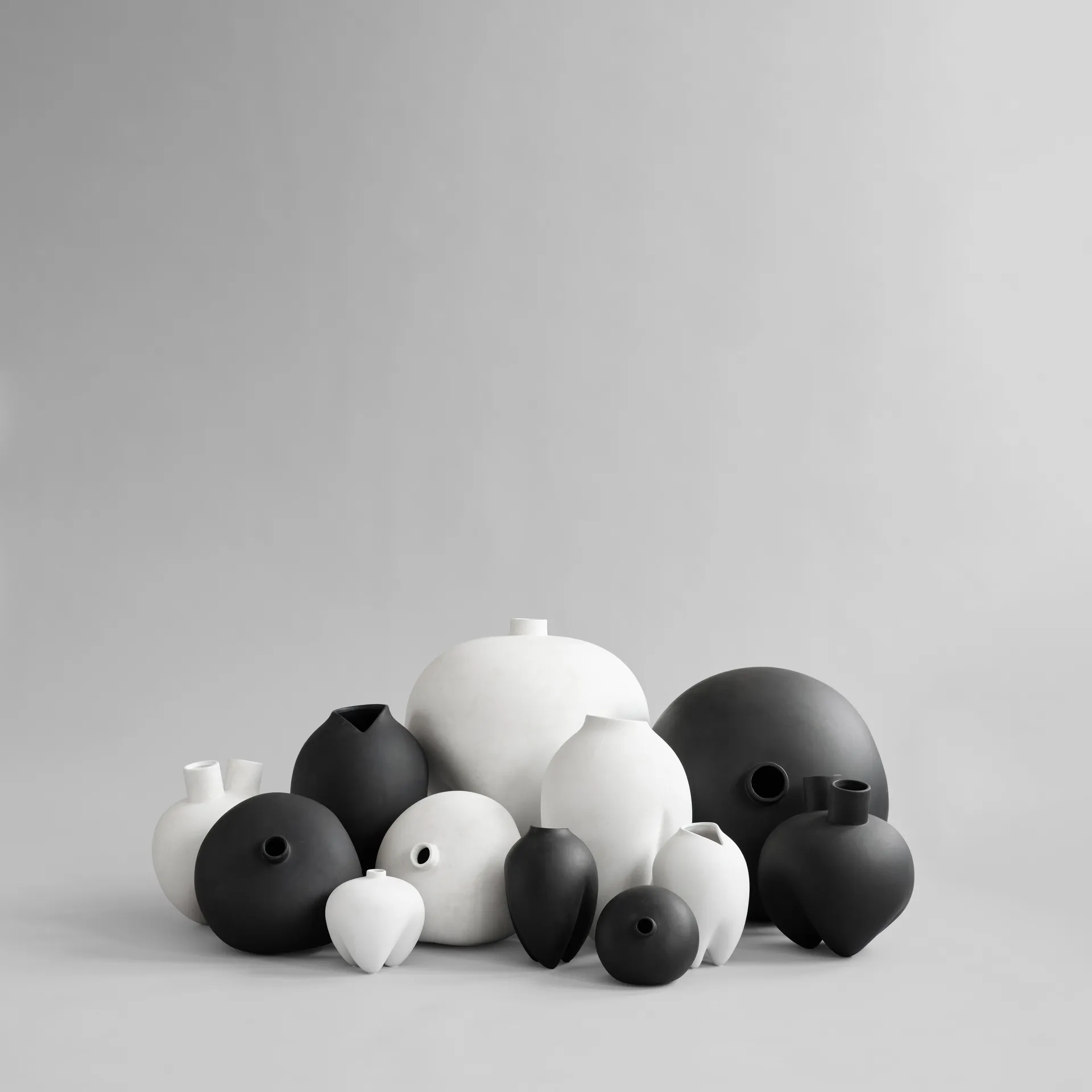 Sumo窄口花瓶 直径14cm, 骨白色 101 Copenhagen