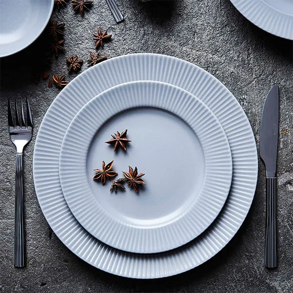 Groovy 盘子 Ø 27 cm, 灰色 Aida