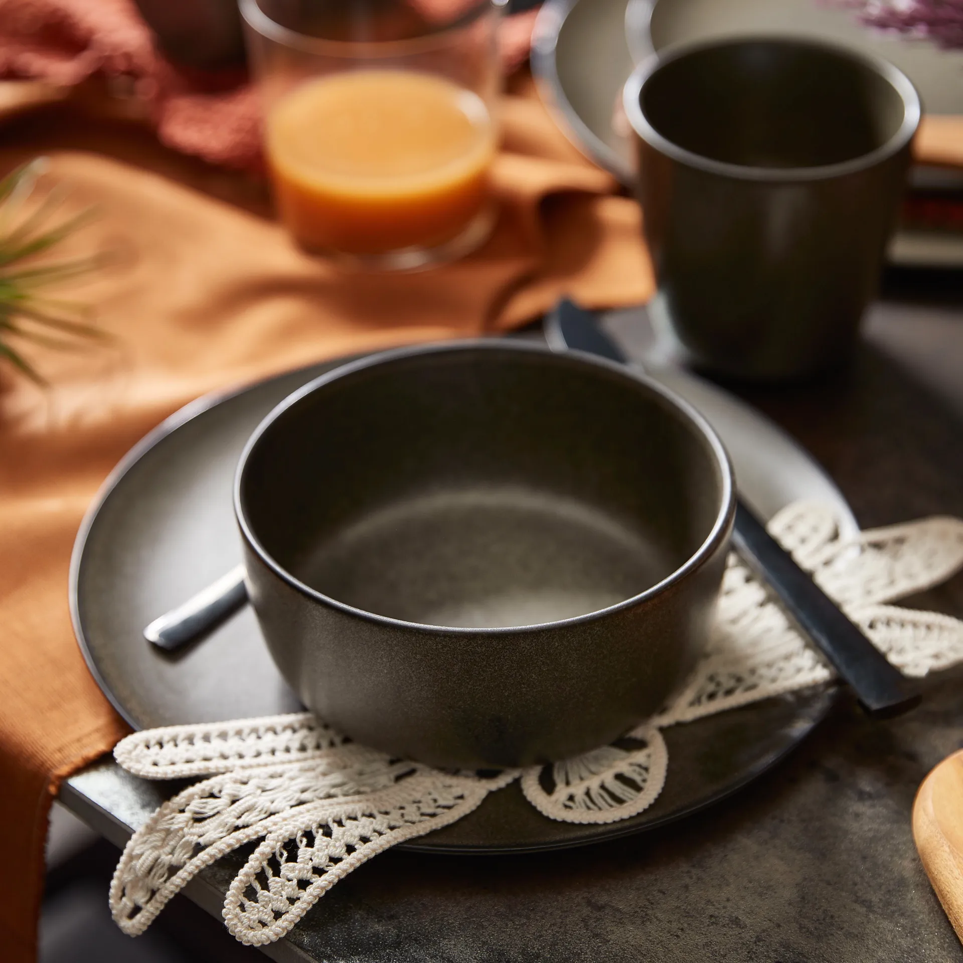 Raw 碗  Ø13.5 cm, Forest 棕色 Aida