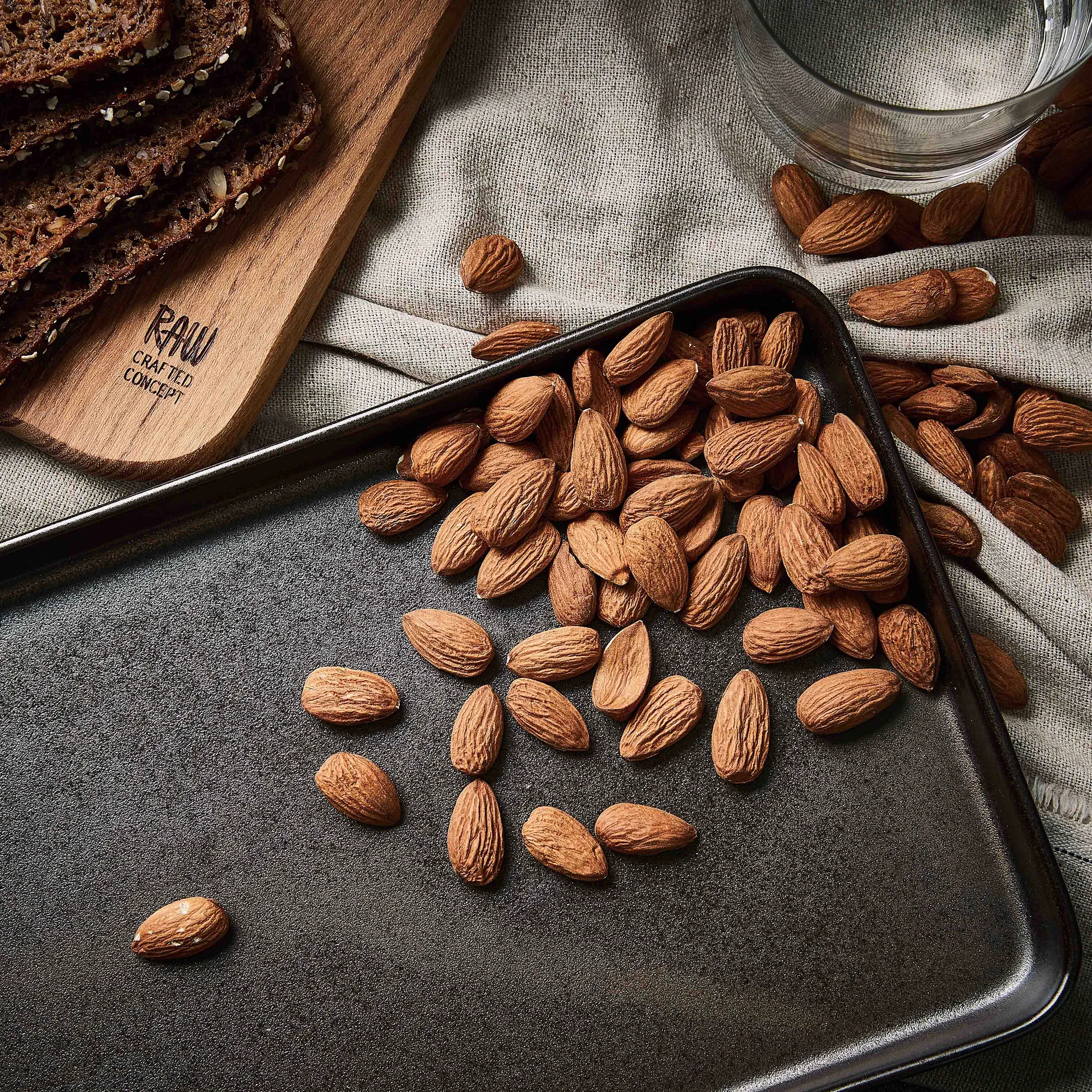 Raw 碟 18x34 cm, metallic 棕色 Aida