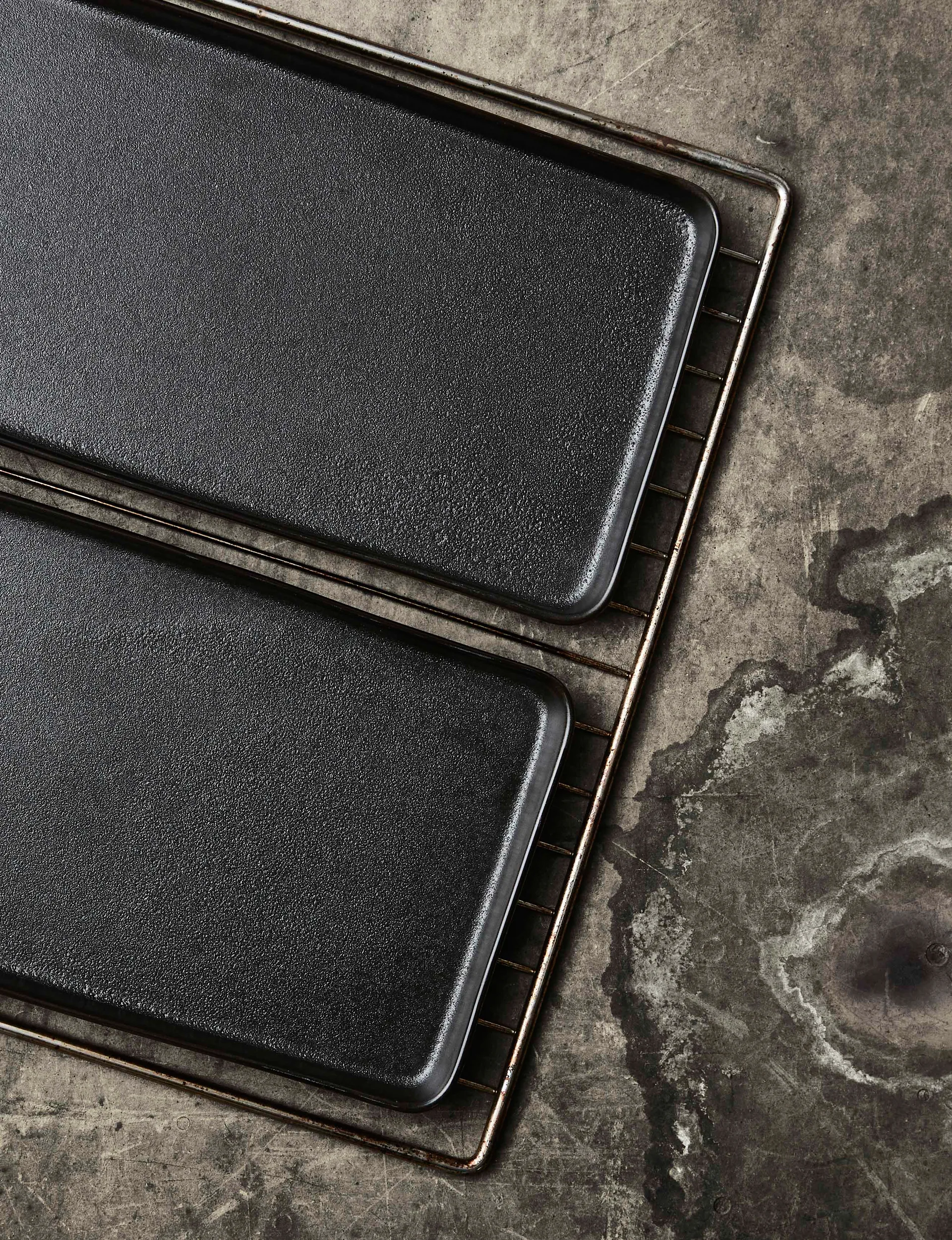 Raw 碟 18x34 cm 两件套装, Titanium 黑色 Aida