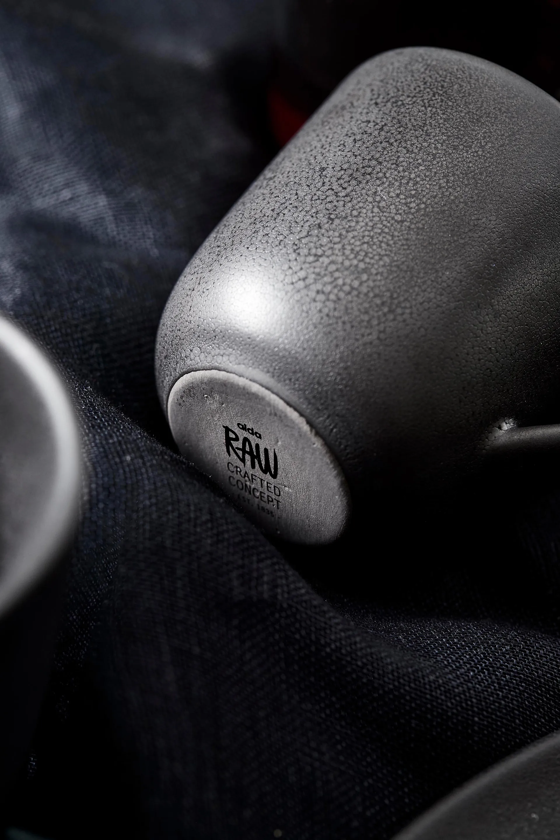 Raw 马克杯 带把手 20 cl, Titanium 黑色 Aida