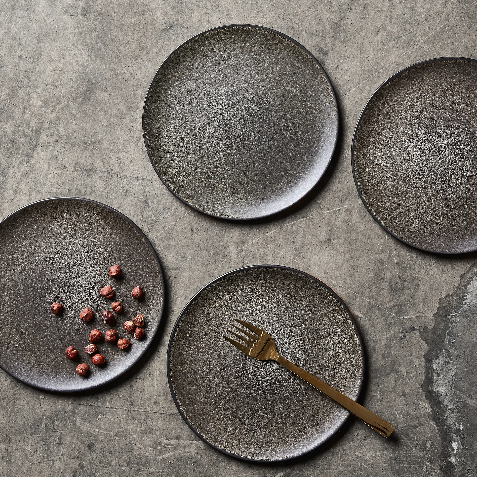 Raw 盘子 Ø20 cm, Forest 棕色 Aida