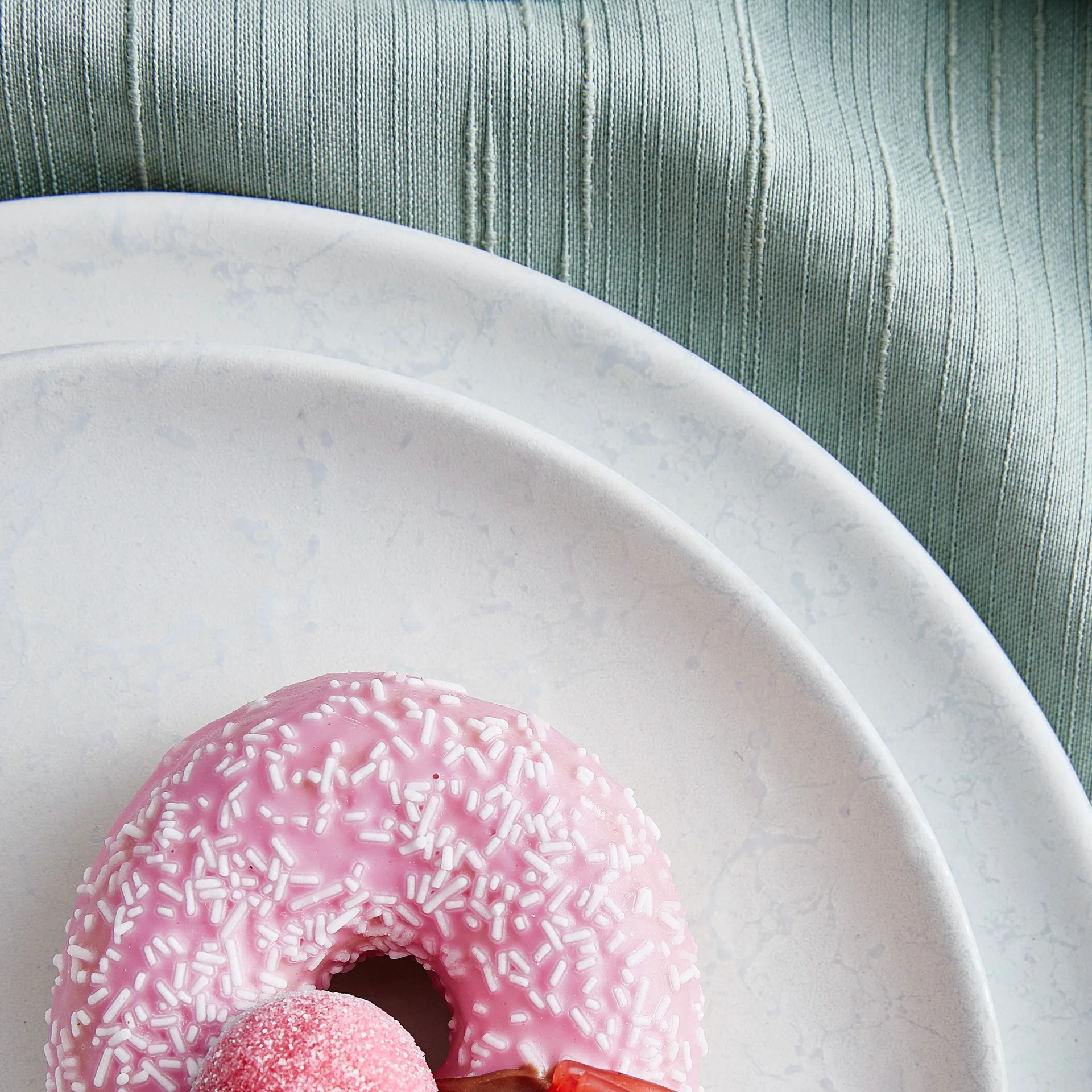 Raw 盘子 Ø23 cm, Arctic 白色 Aida