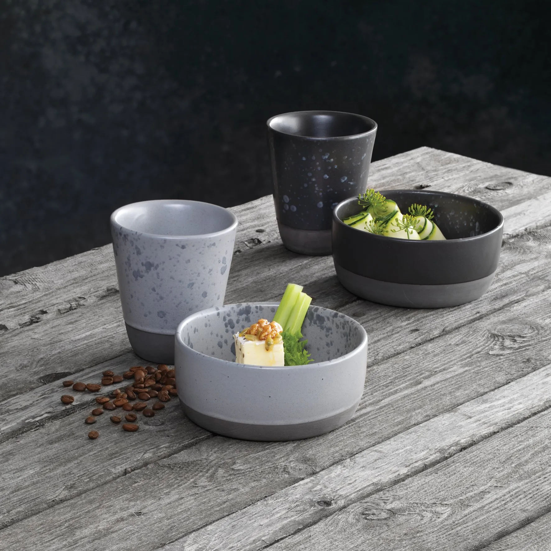 Raw 双层马克杯 250ml, 黑色带圆点 Aida