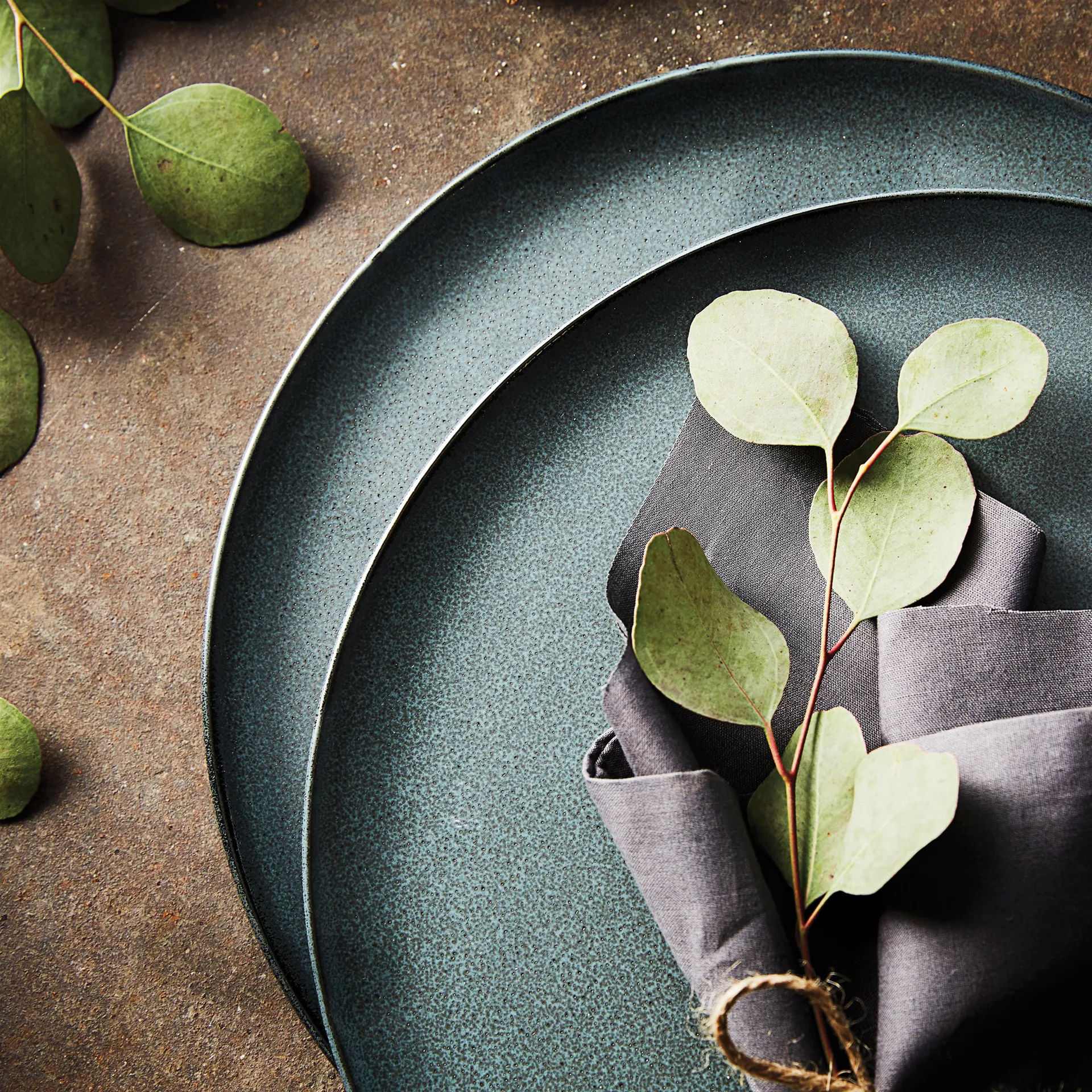 Raw 盘子 Ø28 cm, Northern 绿色 Aida