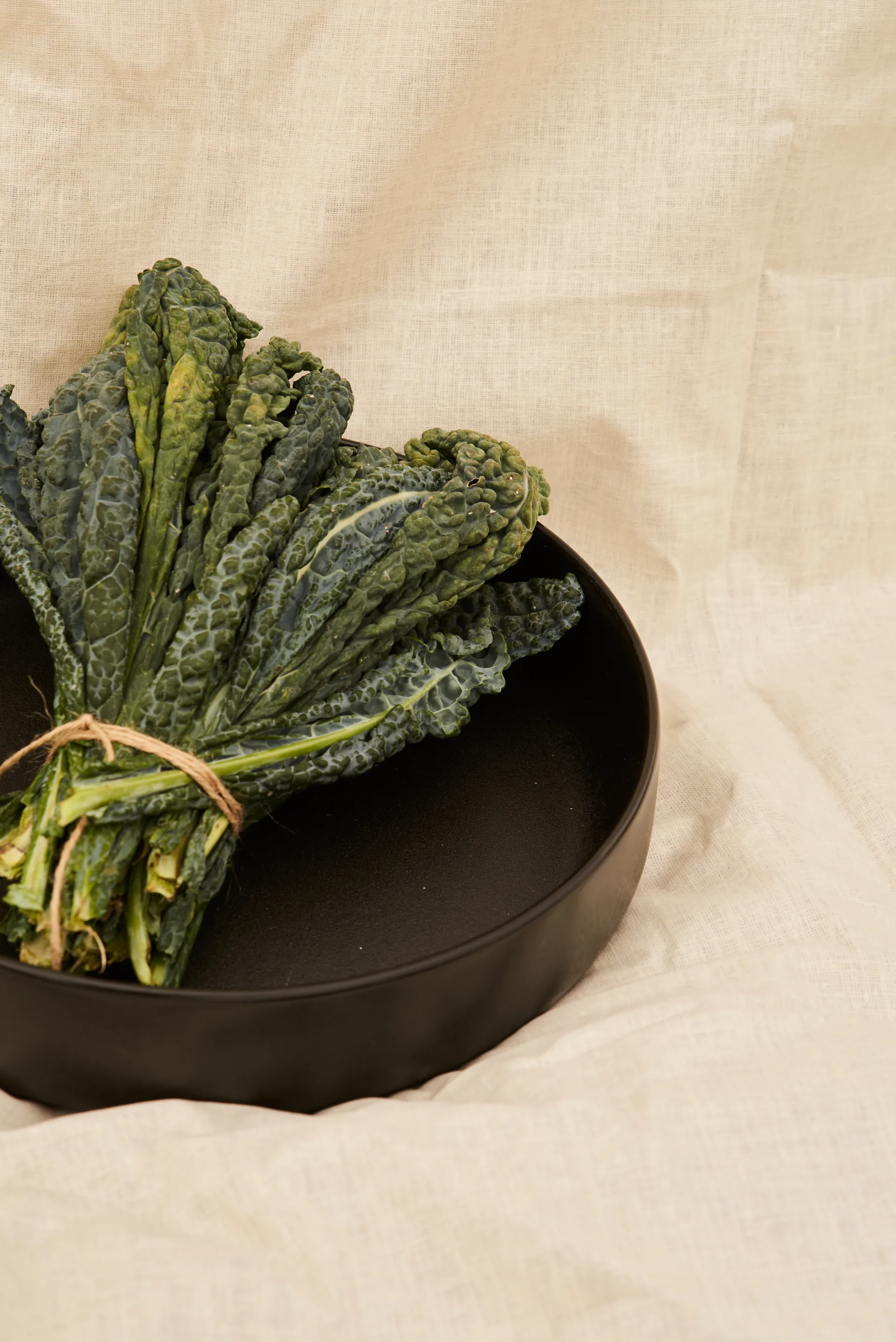 Raw 碗 Ø30cm, Titanium 黑色 Aida