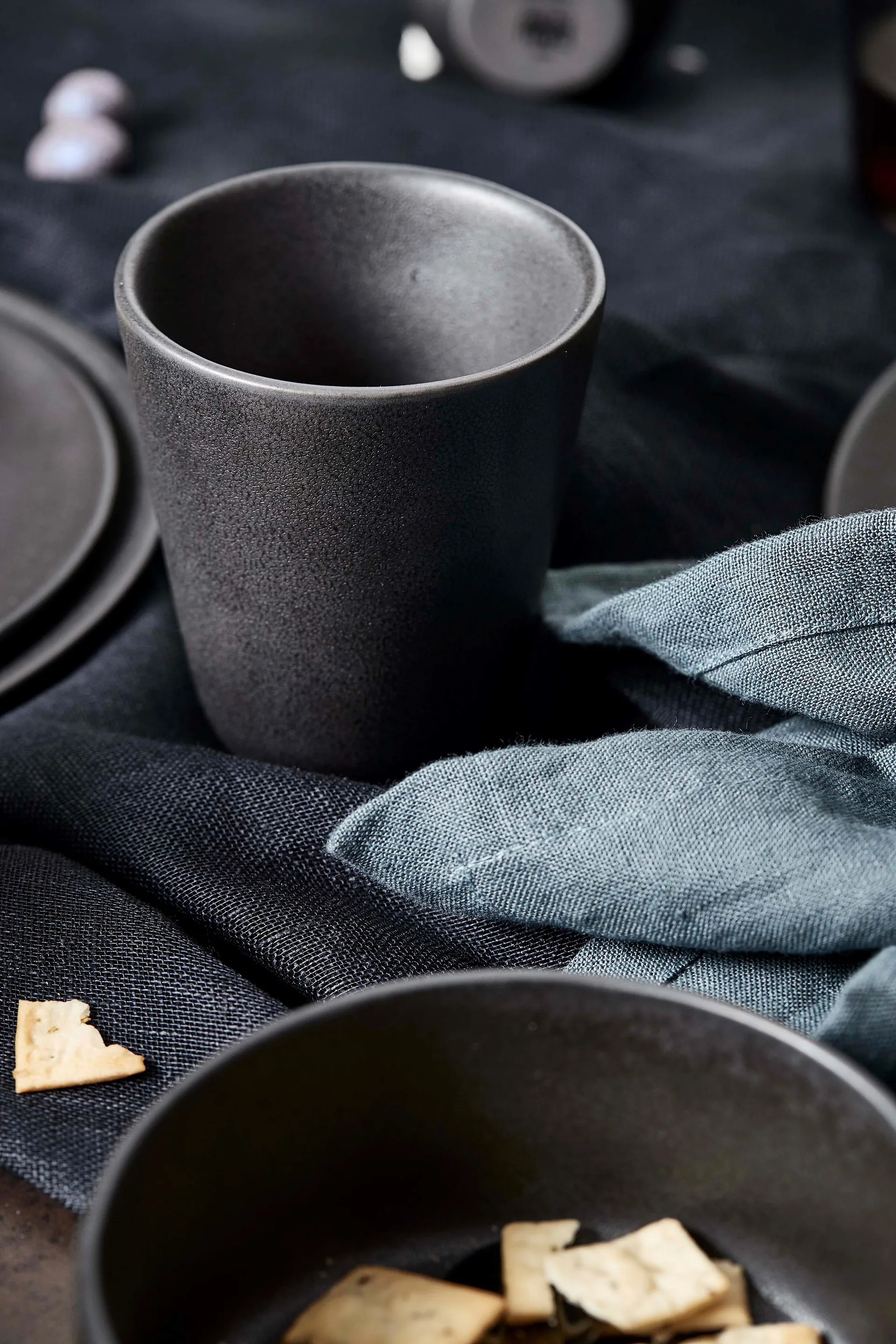 Raw double-wall 马克杯 25 cl, Titanium 黑色 Aida