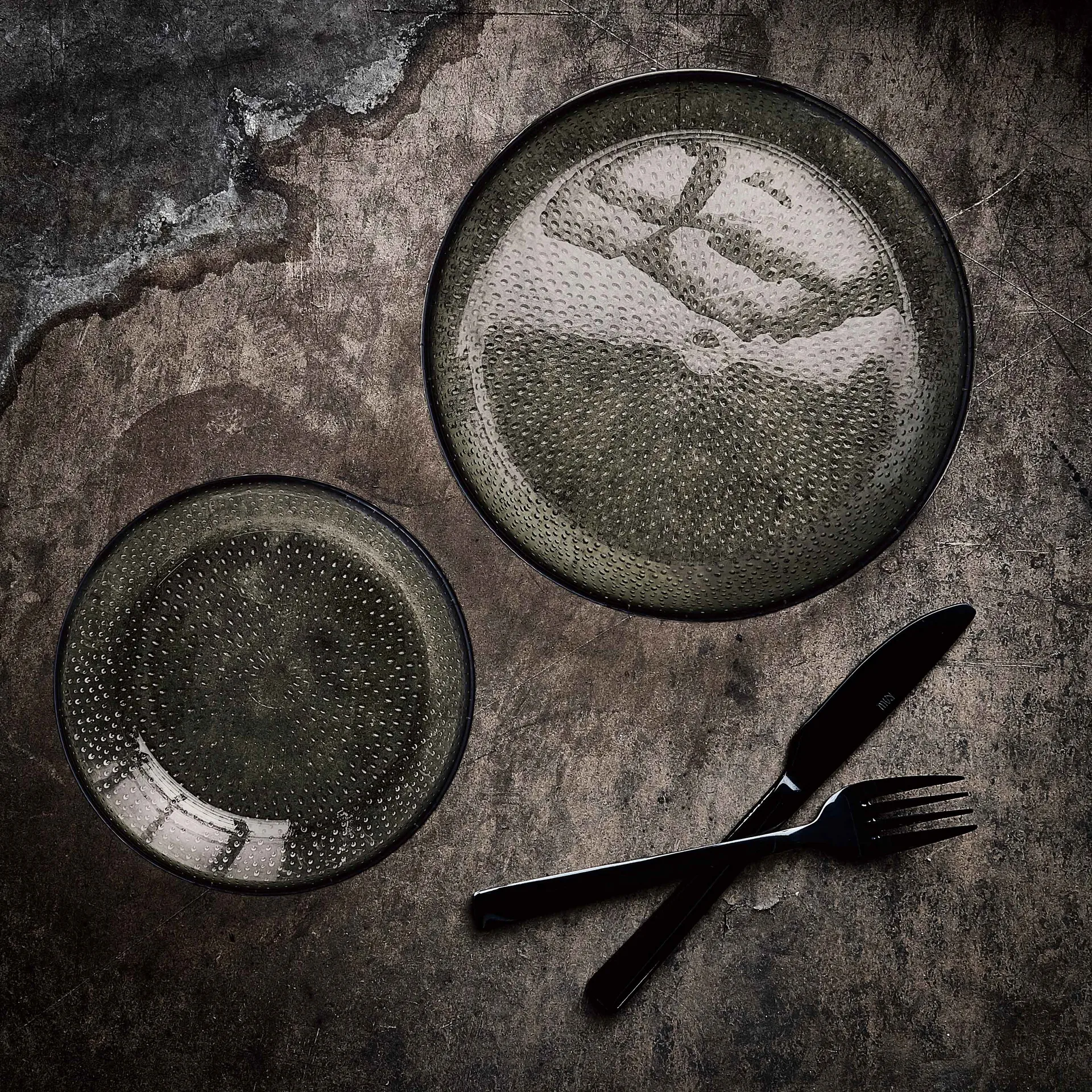 Raw glass 盘子 Ø27 cm, Smoke Aida