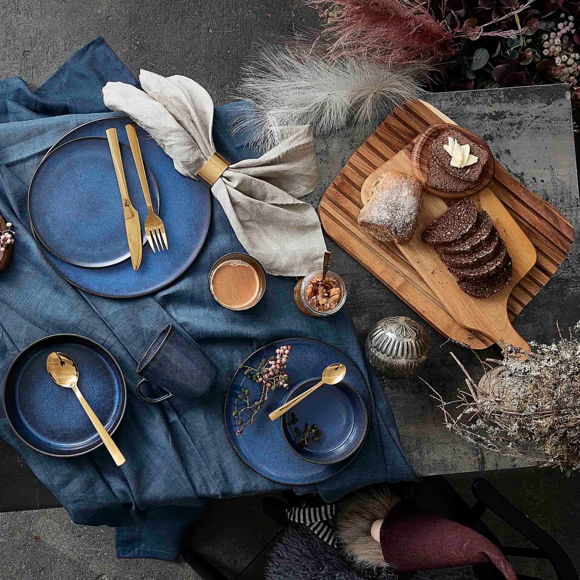 Raw 碗  high Ø19.5 cm, midnight 蓝色 Aida