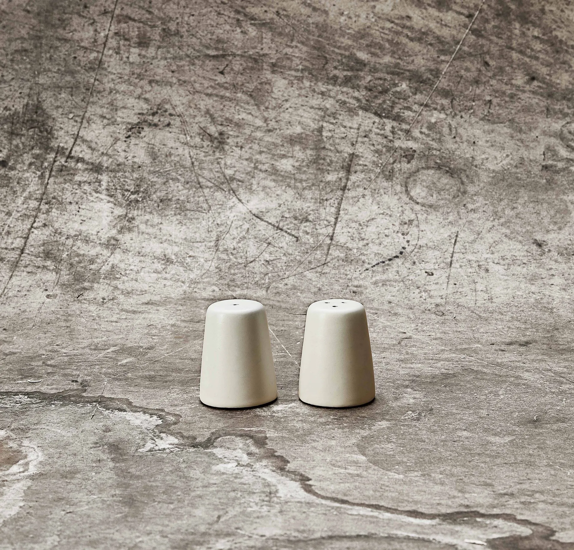 Raw salt and pepper set, Arctic 白色 Aida