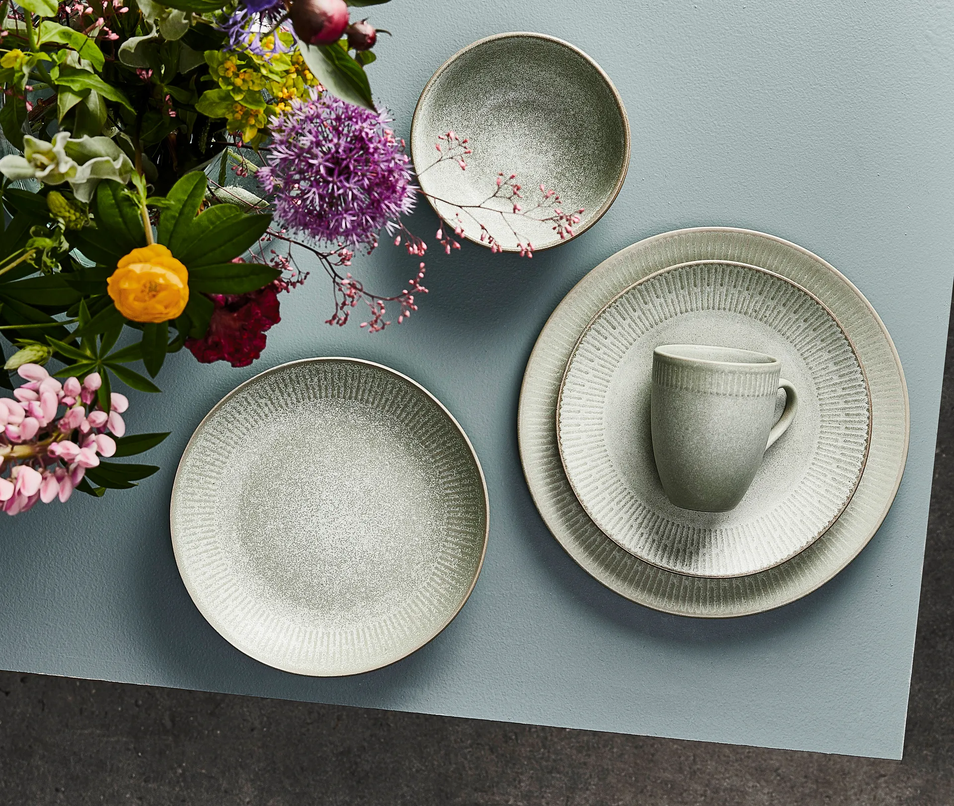 Relief 盘子 22 cm, 绿色 Aida