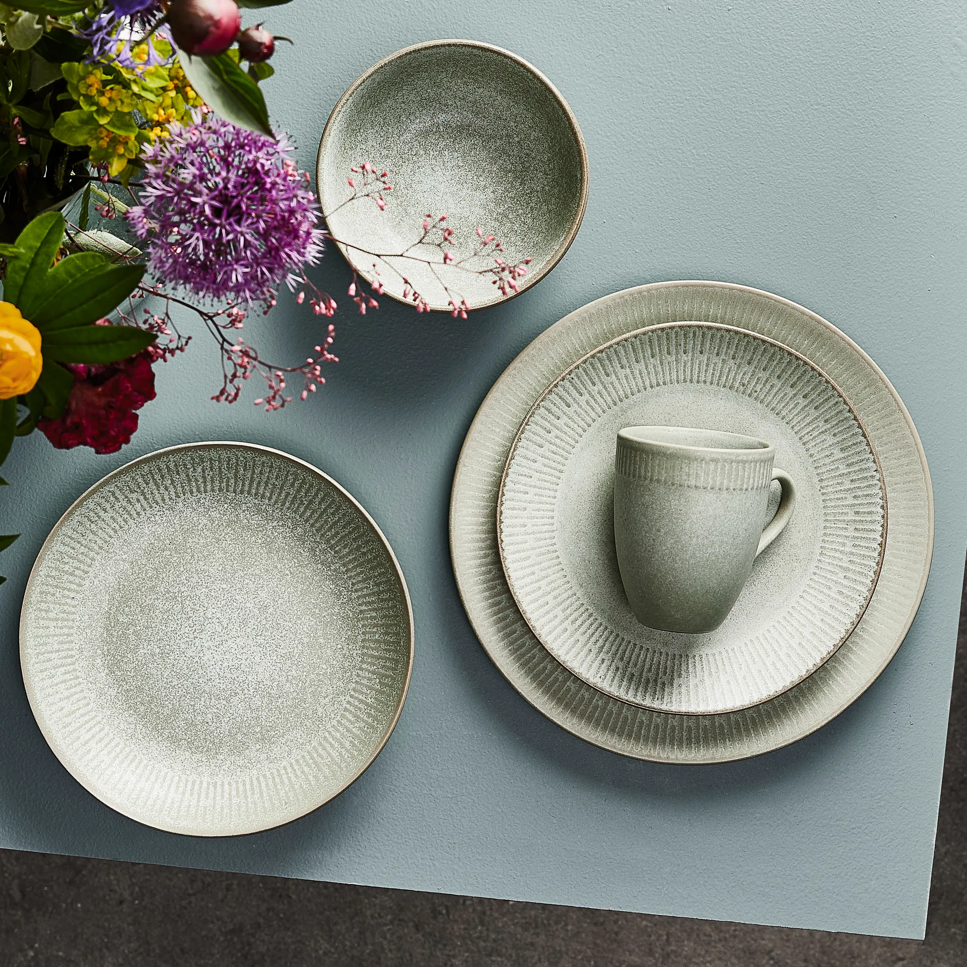 Relief 盘子 27 cm, 绿色 Aida