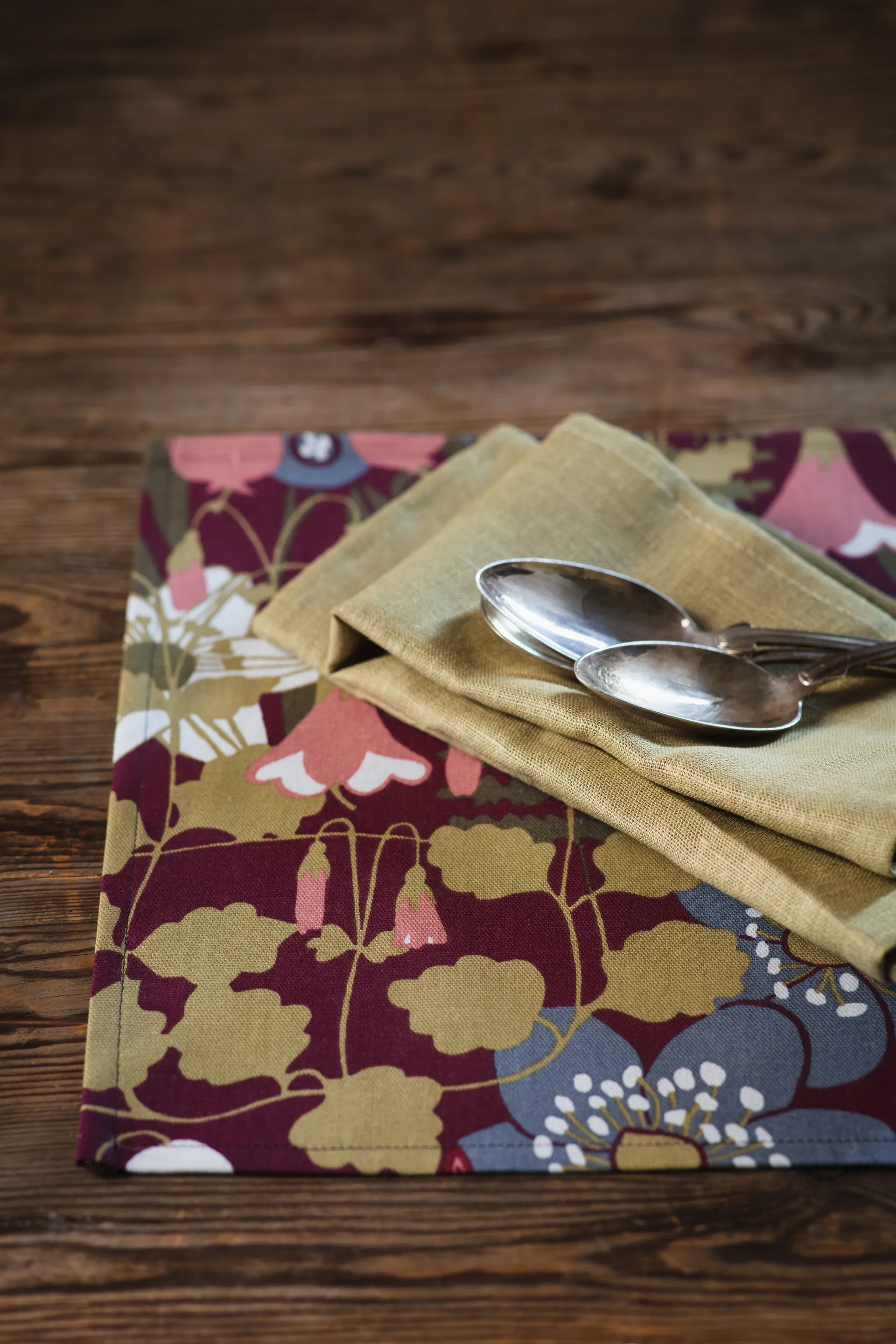 Skogen 餐垫 34x45 cm 两件套装, Vinred Almedahls