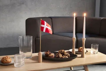 庆祝丹麦国旗 40cm - 橡木色_黄铜色 - Andersen Furniture