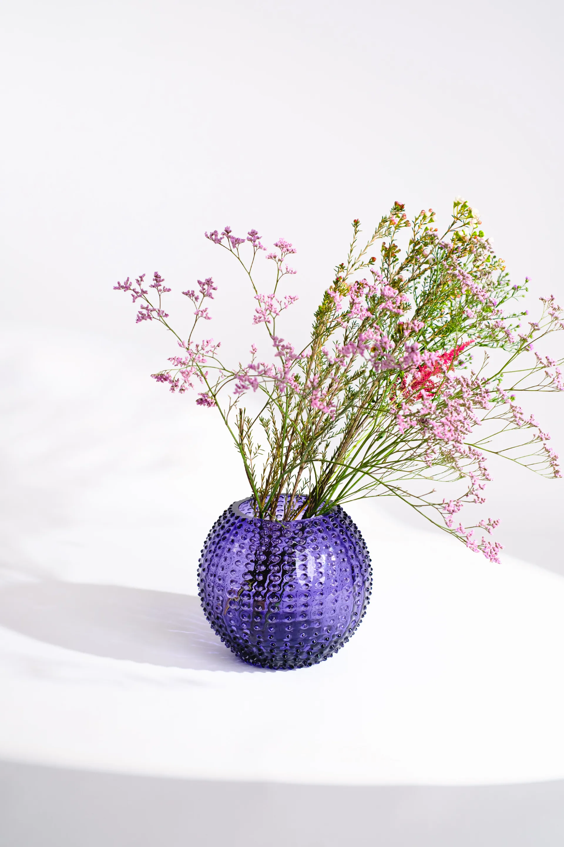 Hobnail Globe 花瓶 24cm, 靛蓝色 Anna Von Lipa