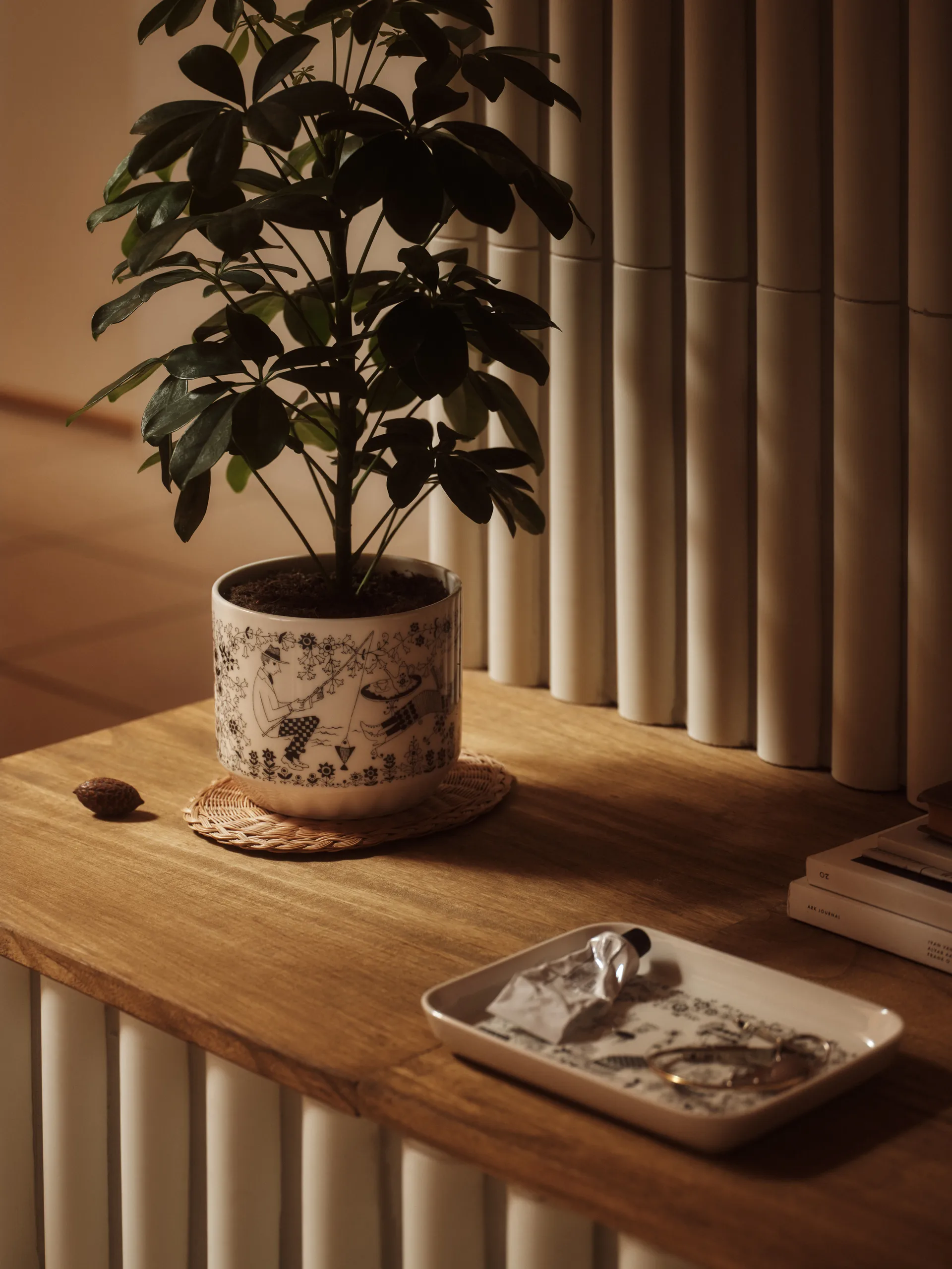 Emilia 盘子 15x19 cm, 黑色-白色 Arabia