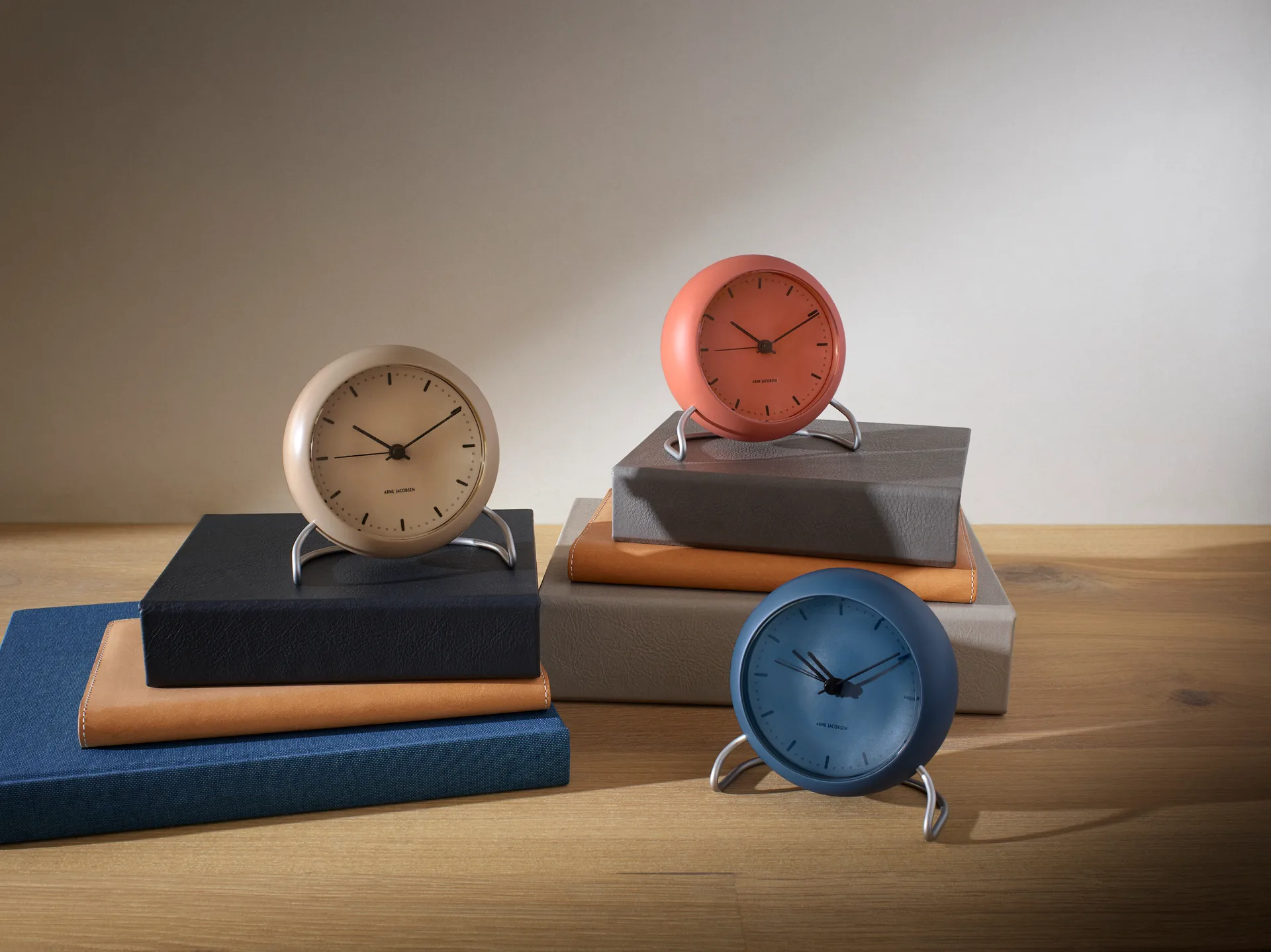AJ City Hall 台钟, 沙米色 Arne Jacobsen Clocks