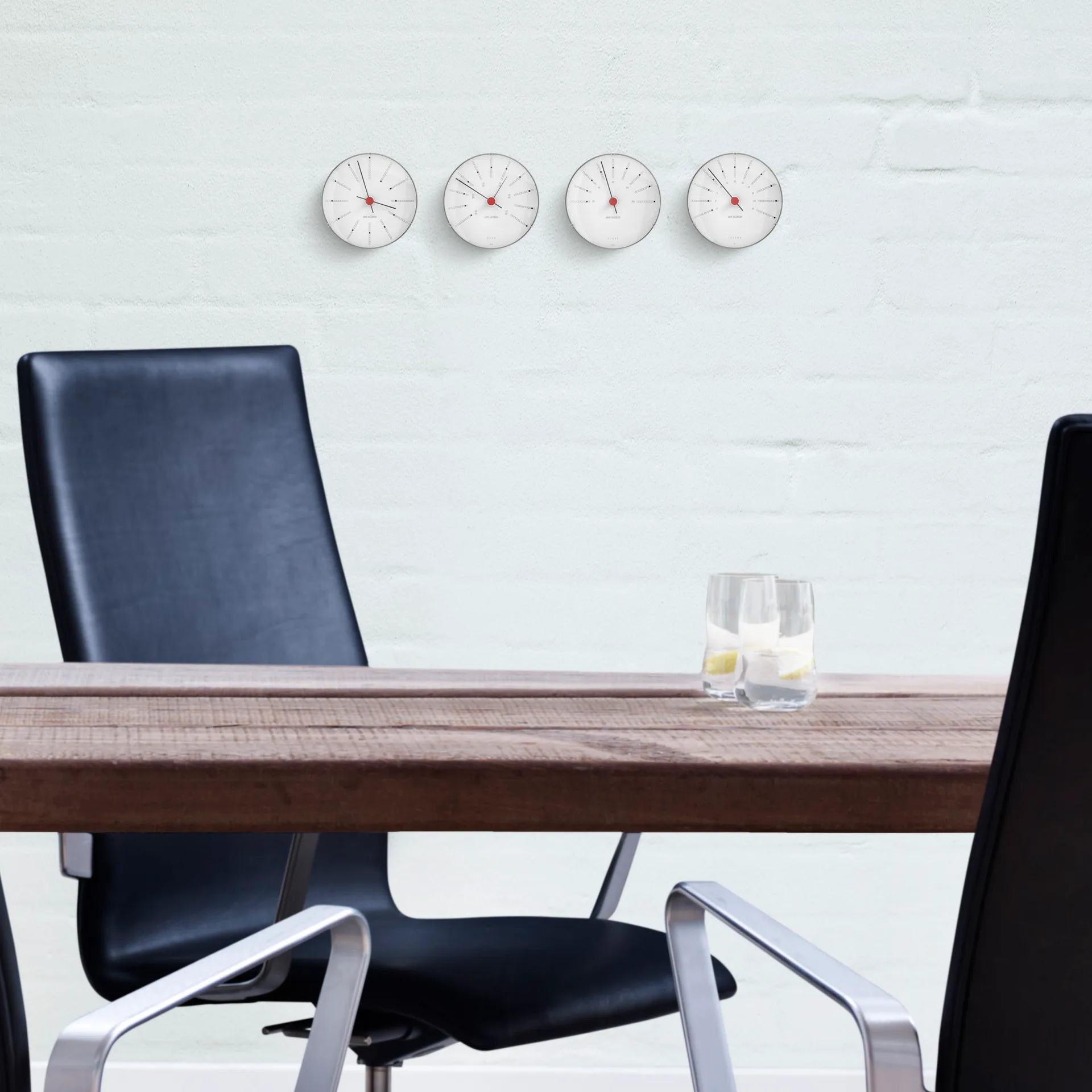 Arne Jacobsen 气象站, 温度计 Arne Jacobsen Clocks