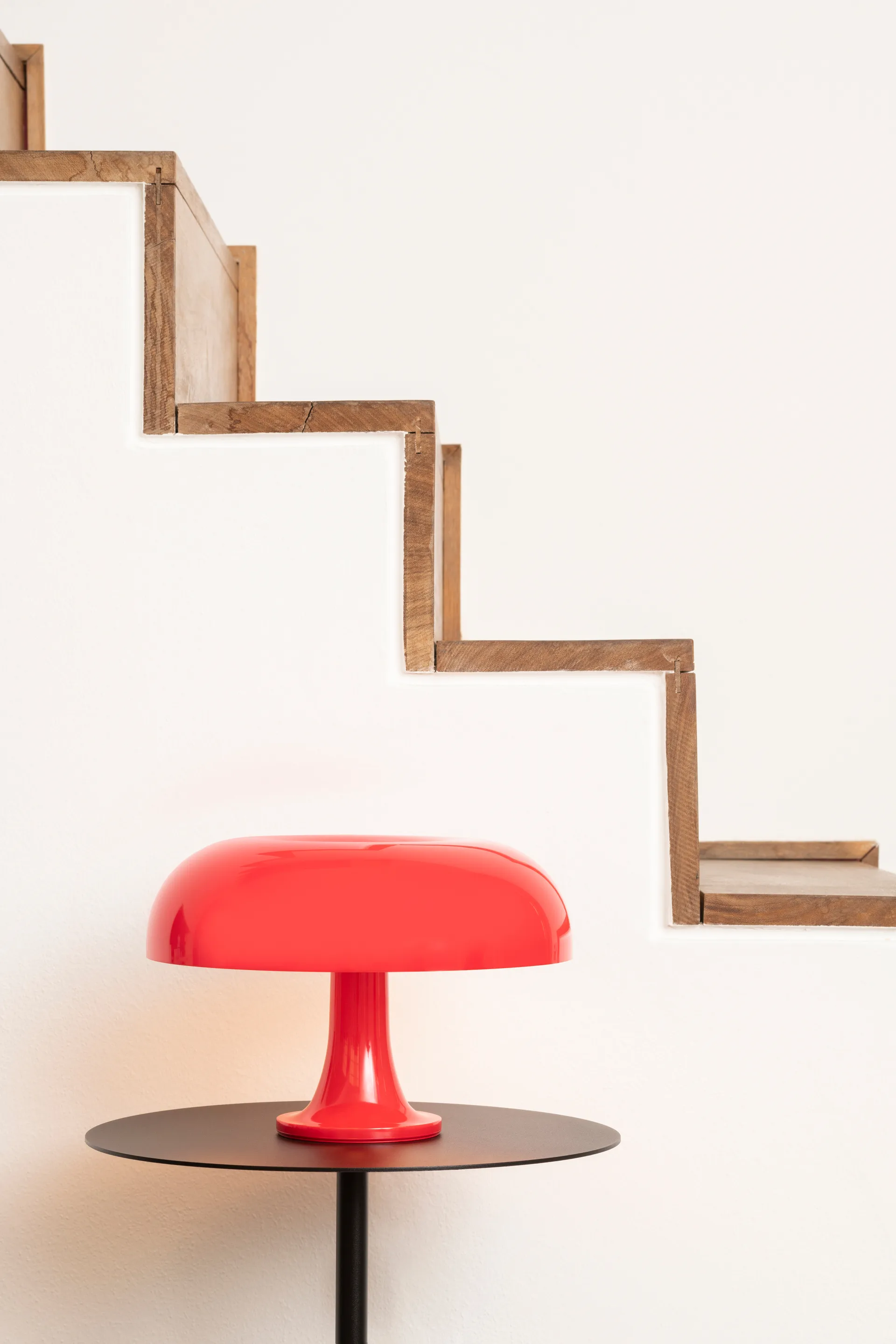 Nessino 蘑菇台灯 Ø32 cm , 红色 Artemide