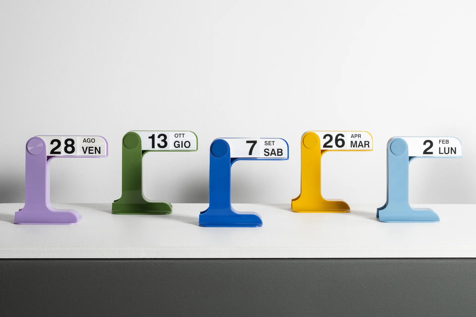 Timor perpetual calendar, 黄色 Artemide