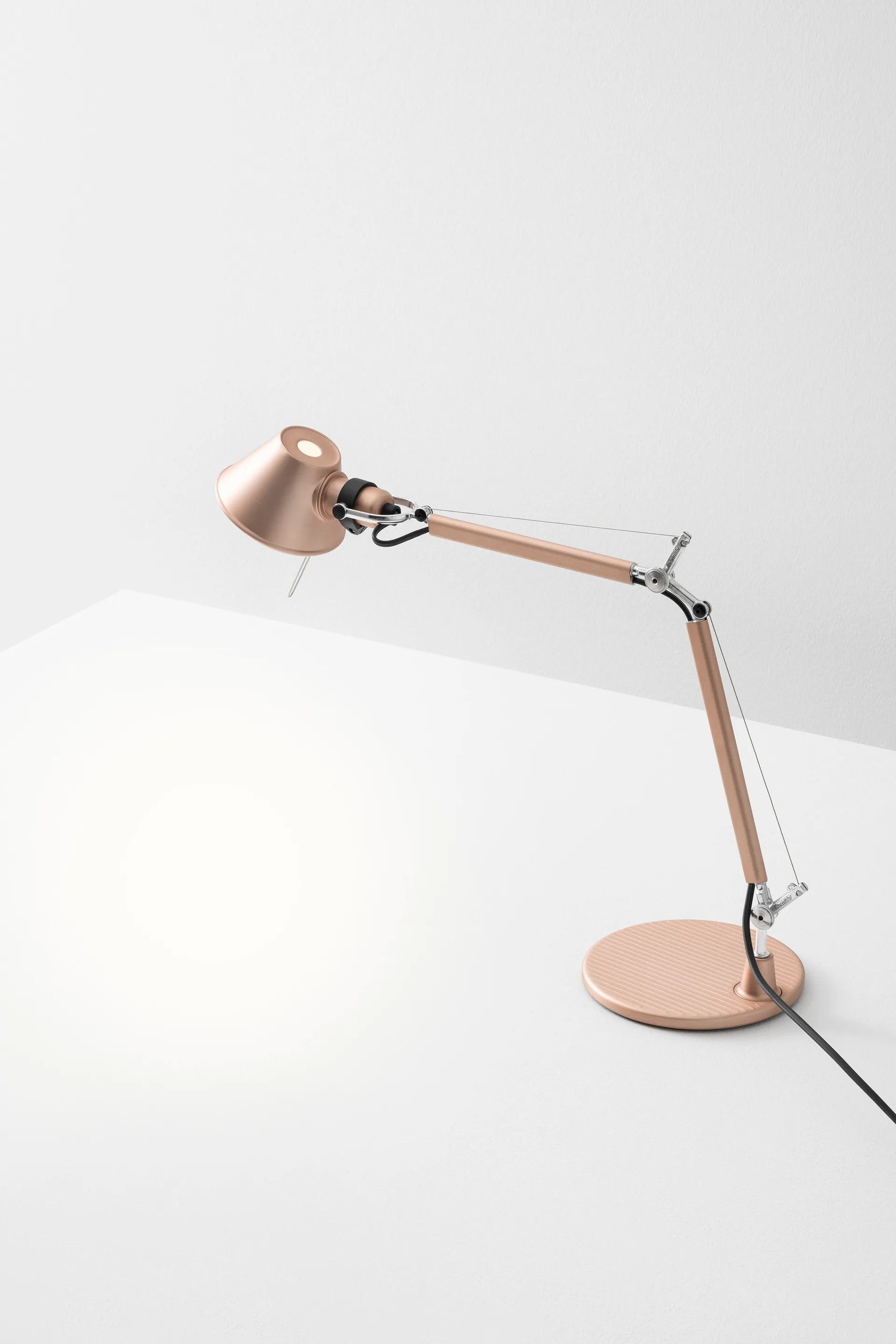 Tolomeo Micro 特别版本 台灯, 红铜 Artemide