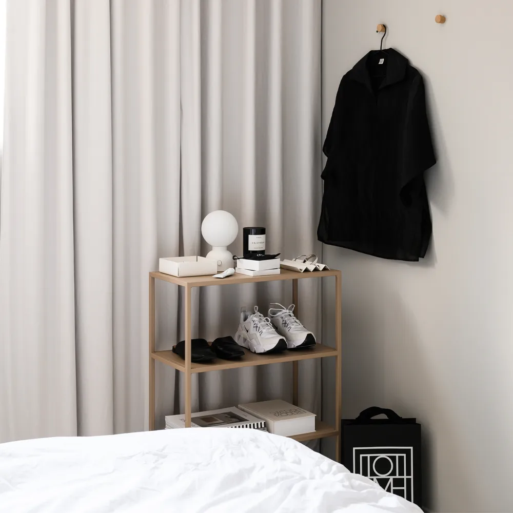 Pluggie 台灯, 黑色, opal glass Ateljé Lyktan