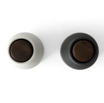Bottle Grinder 香料研磨器 2个装 - 梣木碳色_胡桃木盖 - Audo Copenhagen