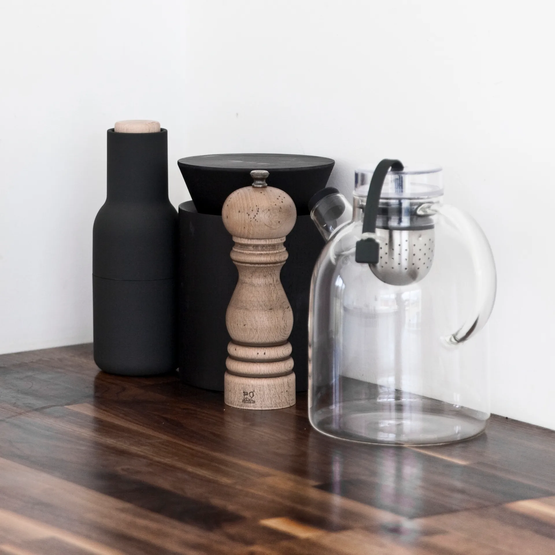 Bottle Grinder 香料研磨器 2个装, 梣木碳色_山毛榉木盖 Audo Copenhagen