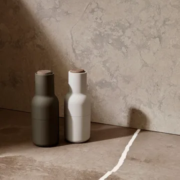 Bottle Grinder 香料研磨器 2个装 - 狩猎绿_米色_胡桃木 - Audo Copenhagen