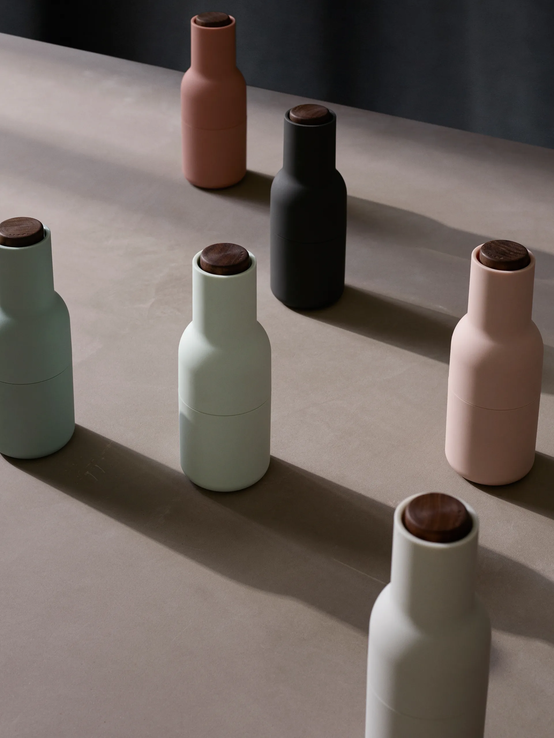 Bottle Grinder 香料研磨器 2个装, 裸色系_胡桃木盖 Audo Copenhagen