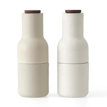Bottle Grinder 陶瓷香料研磨器2件装 - 沙色_胡桃木盖 - Audo Copenhagen