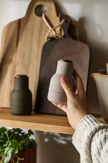 Bottle Grinder 香料研磨器 小型 2件装 - 狩猎绿色_米色_胡桃木 - Audo Copenhagen