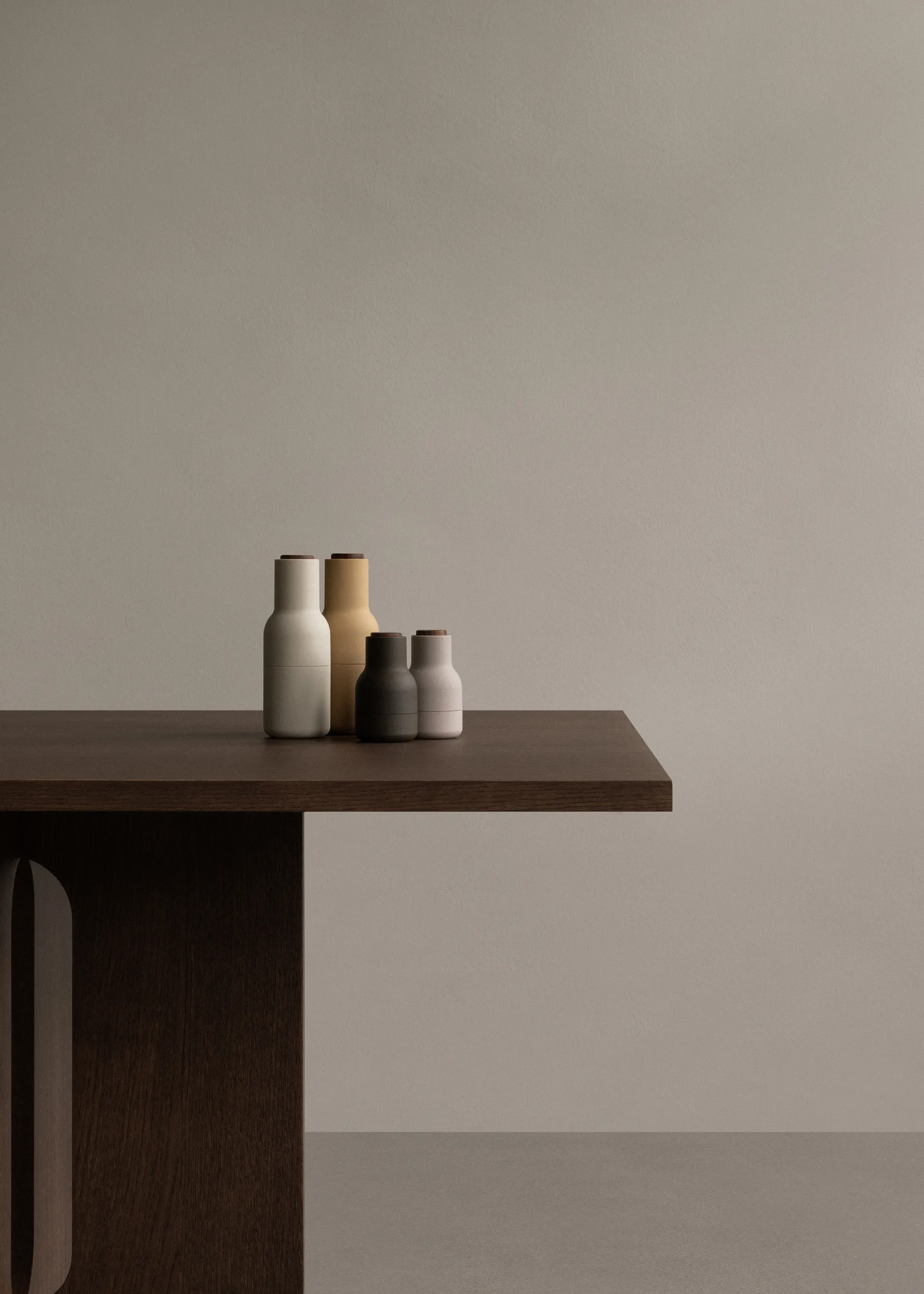 Bottle Grinder small 调料研磨瓶两件套装, 绿色-米色 (胡桃木盖子) Audo Copenhagen