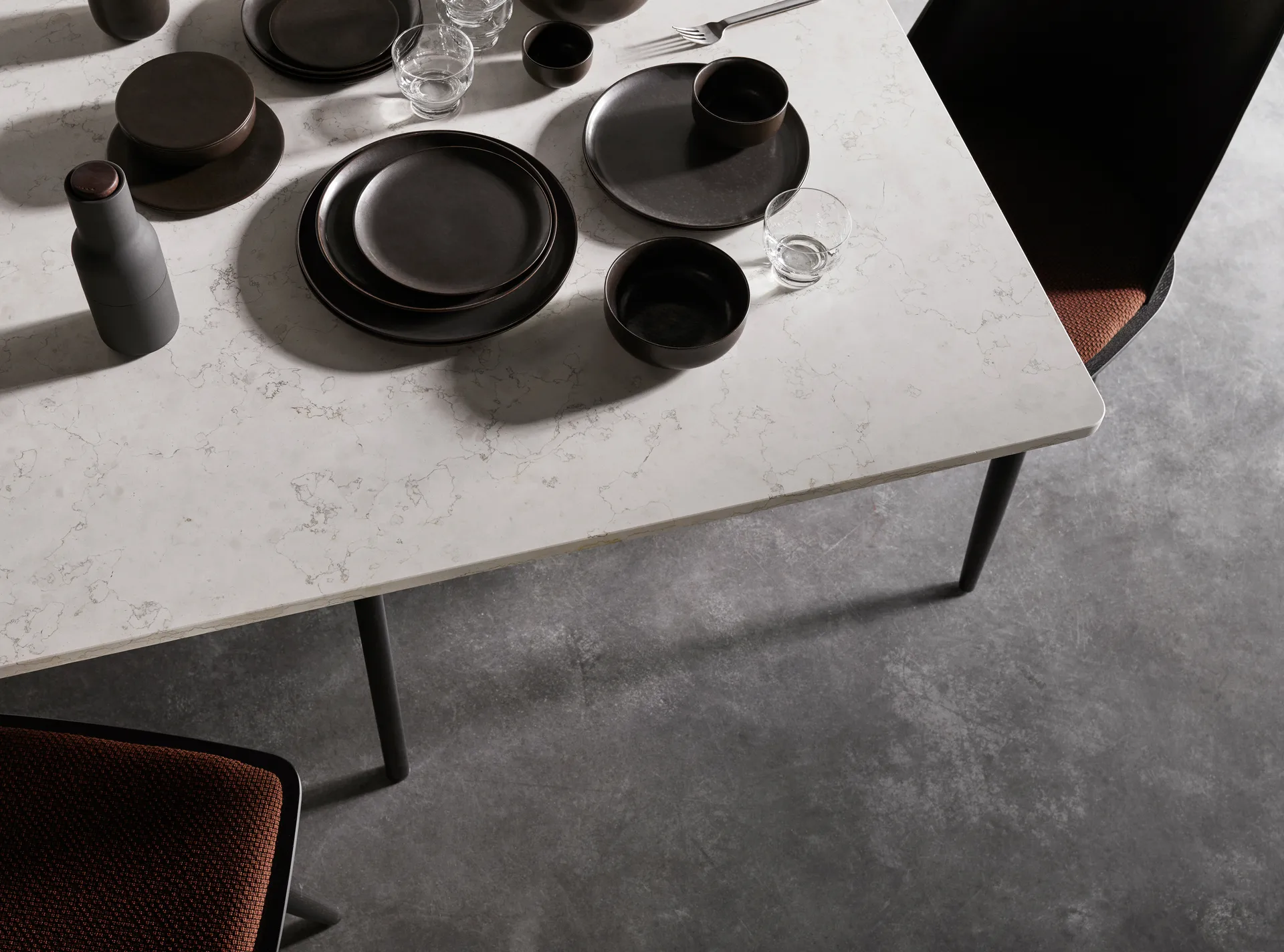 Bottle Grinder 调料研磨瓶两件套装, 灰碳色 (胡桃木盖子) Audo Copenhagen