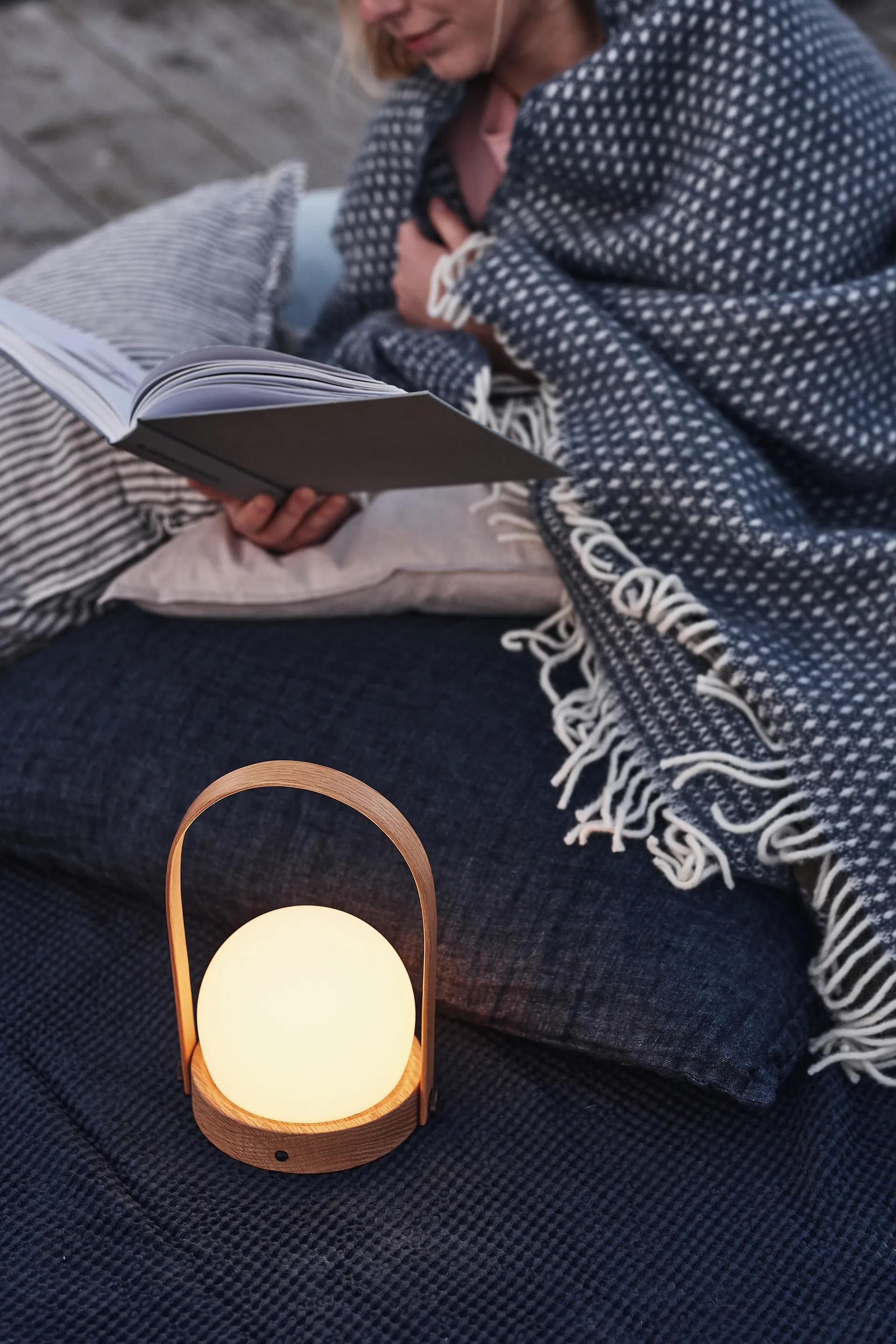 Carrie 台灯限量版, 自然橡木色 Audo Copenhagen