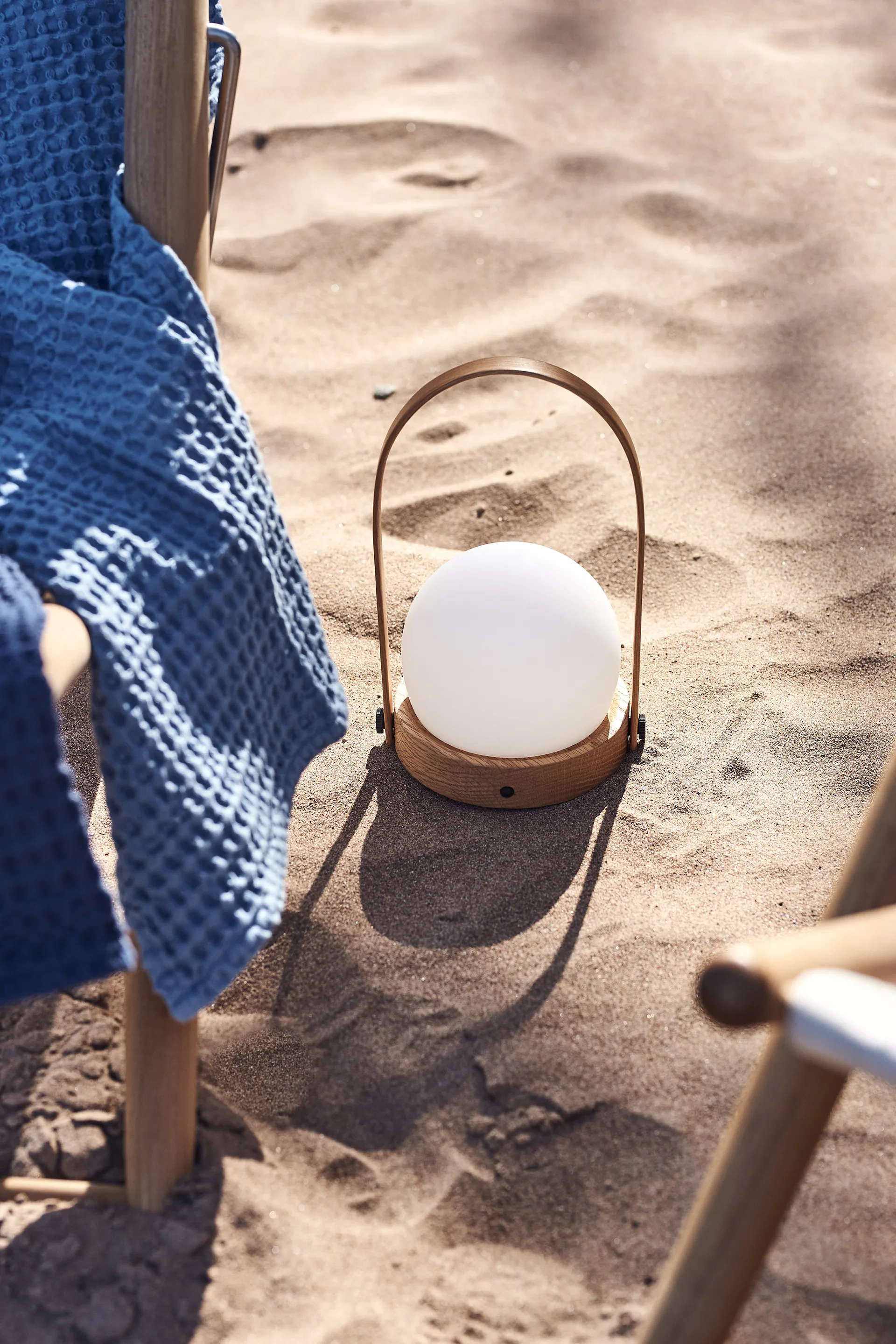 Carrie 台灯限量版, 自然橡木色 Audo Copenhagen