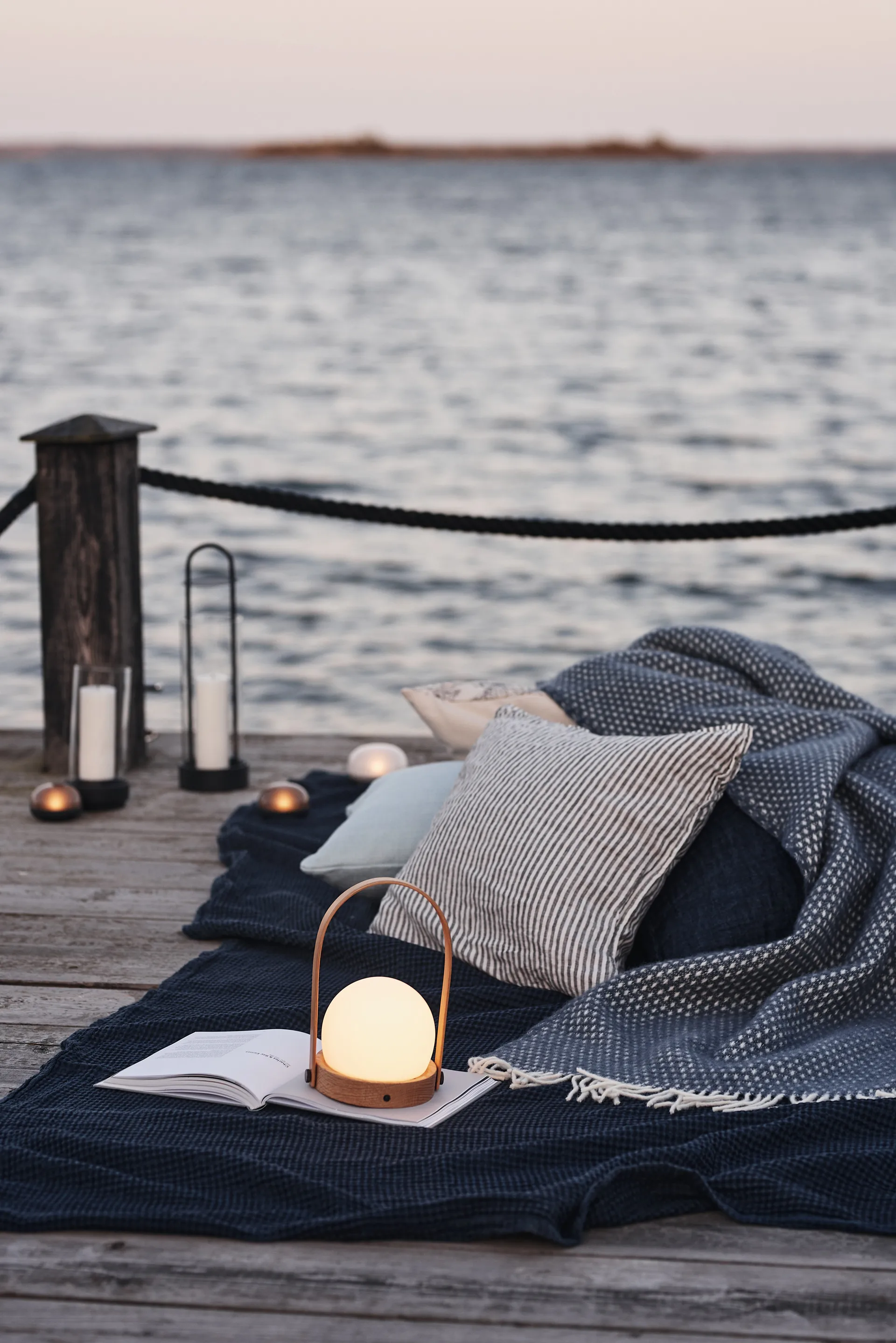 Carrie 台灯限量版, 自然橡木色 Audo Copenhagen