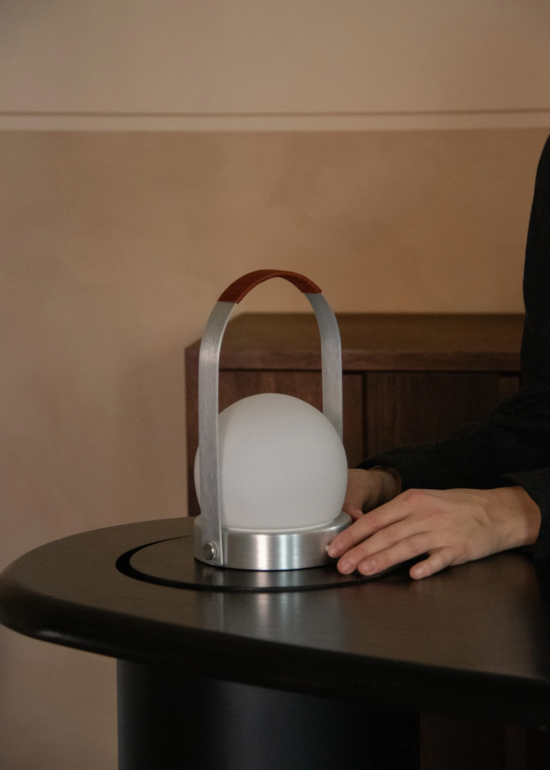 Carrie 便携式台灯, 拉丝铝色 Audo Copenhagen