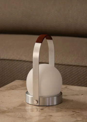 Carrie 便携式台灯 - 拉丝铝色 - Audo Copenhagen