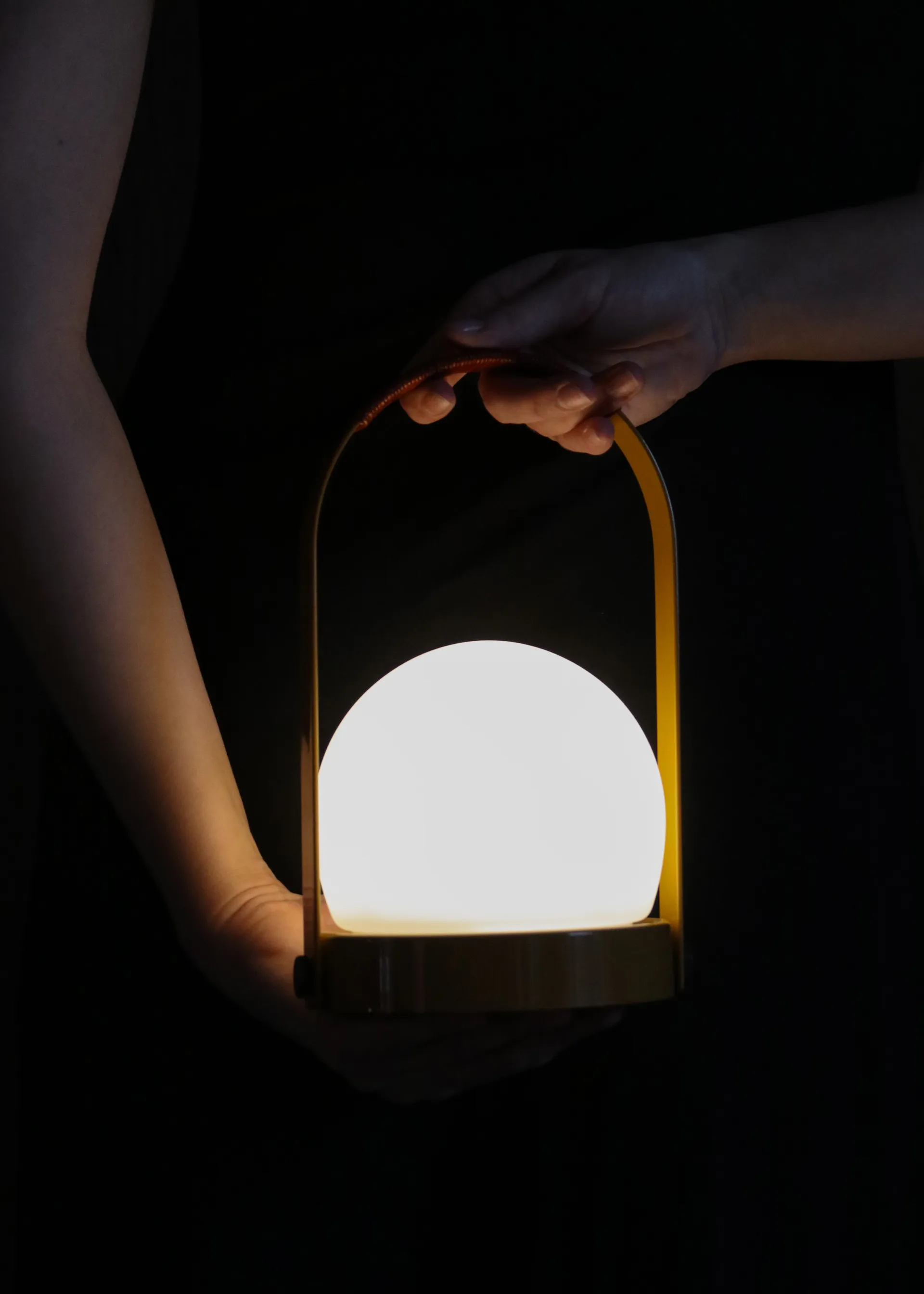 Carrie 便携式台灯, 金棕色 Audo Copenhagen