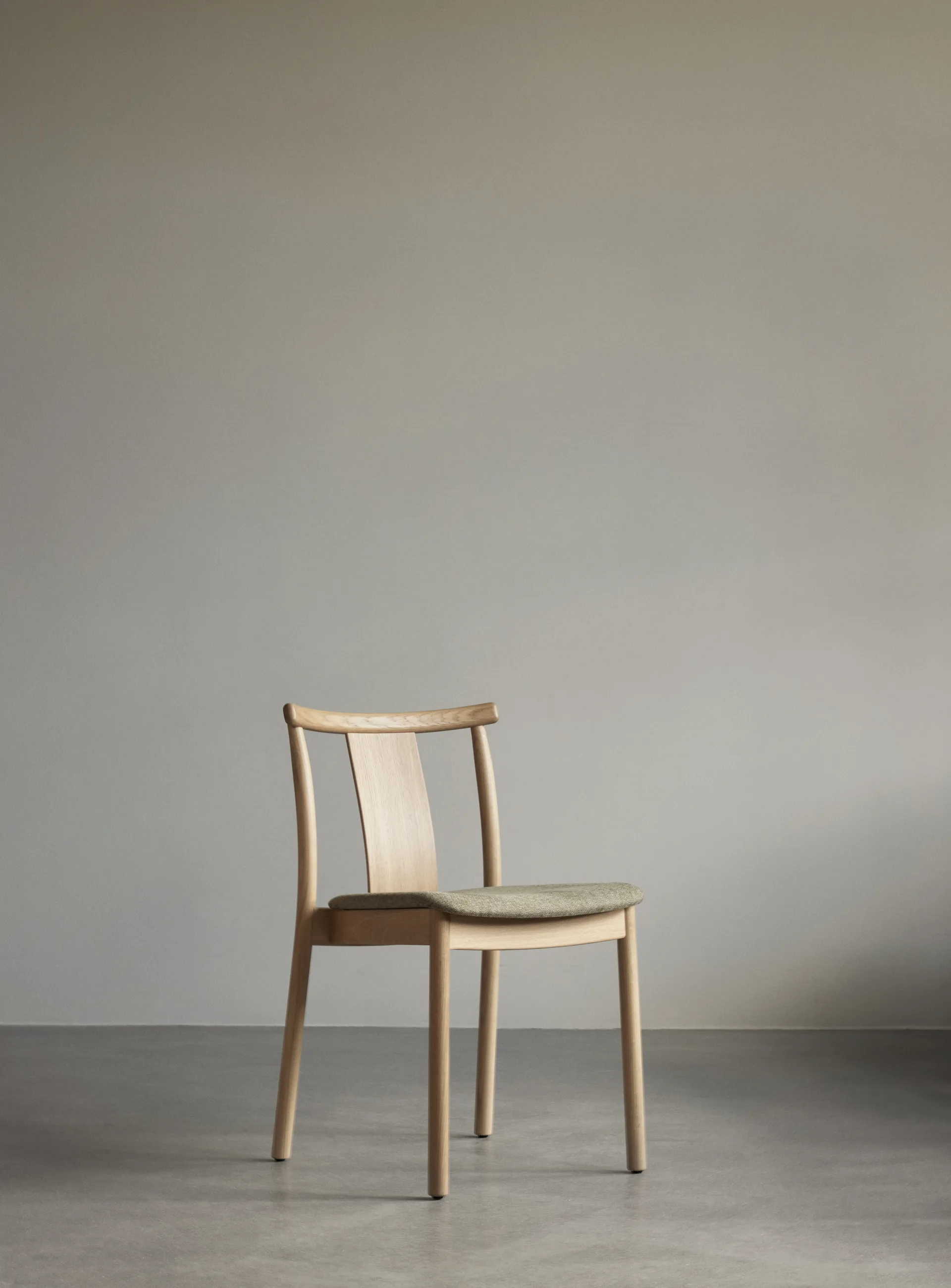 Merkur 带垫椅子, 橡木_Hallingdal 0200米色 Audo Copenhagen