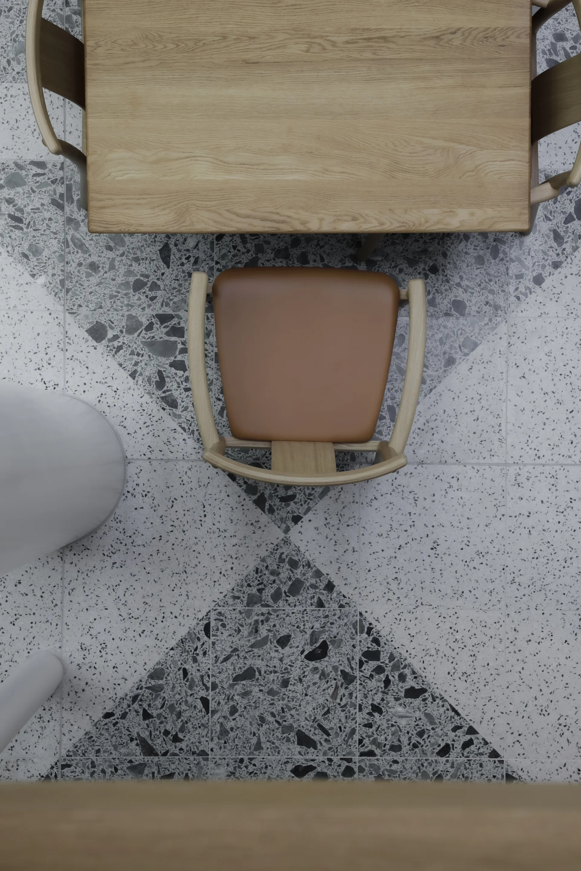 Merkur 扶手椅 with 靠枕|靠垫, 自然木色- Dakar 0250 琥珀棕色 Audo Copenhagen