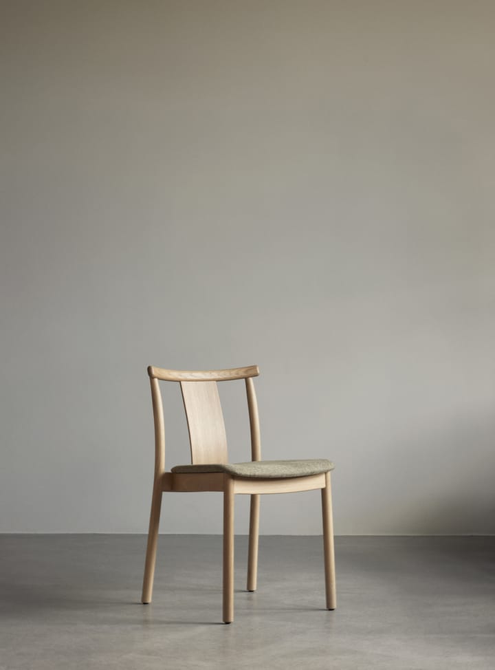 Merkur 椅子 with 靠枕|靠垫, 自然木色-Hallingdal 0200 米色 Audo Copenhagen