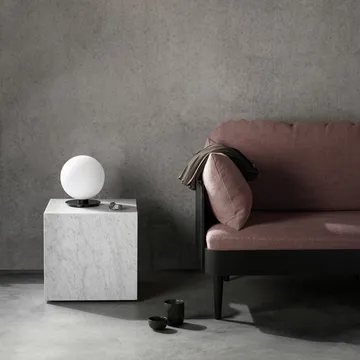 TR Bulb ceiling light - Opal shiny, 黑色 fitting - Audo Copenhagen