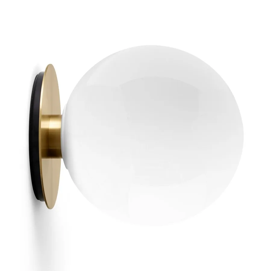 TR 桌子/wall 灯 brass, Polished opal glass Audo Copenhagen