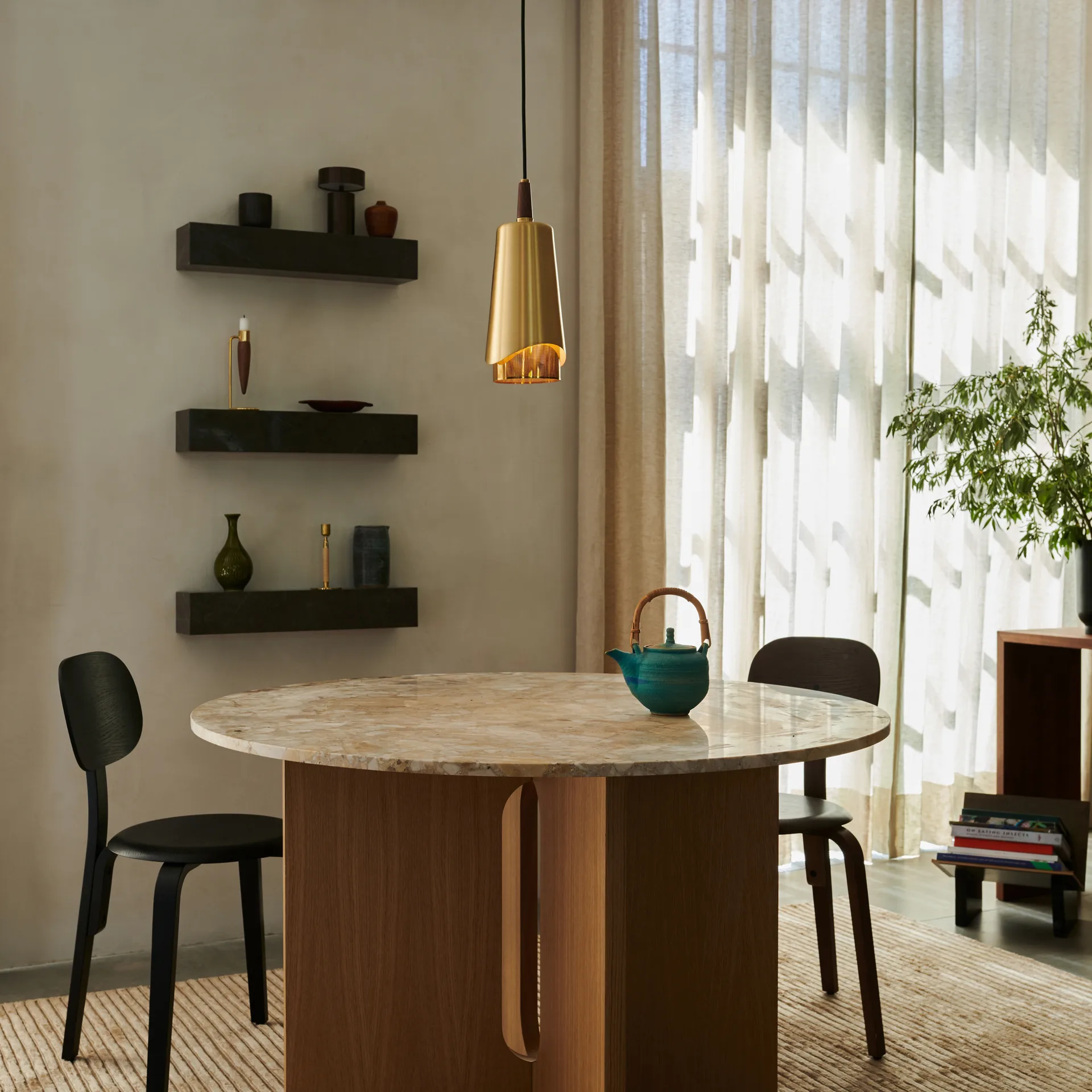 Umanoff 吊灯, 抛光黄铜色-胡桃木 Audo Copenhagen